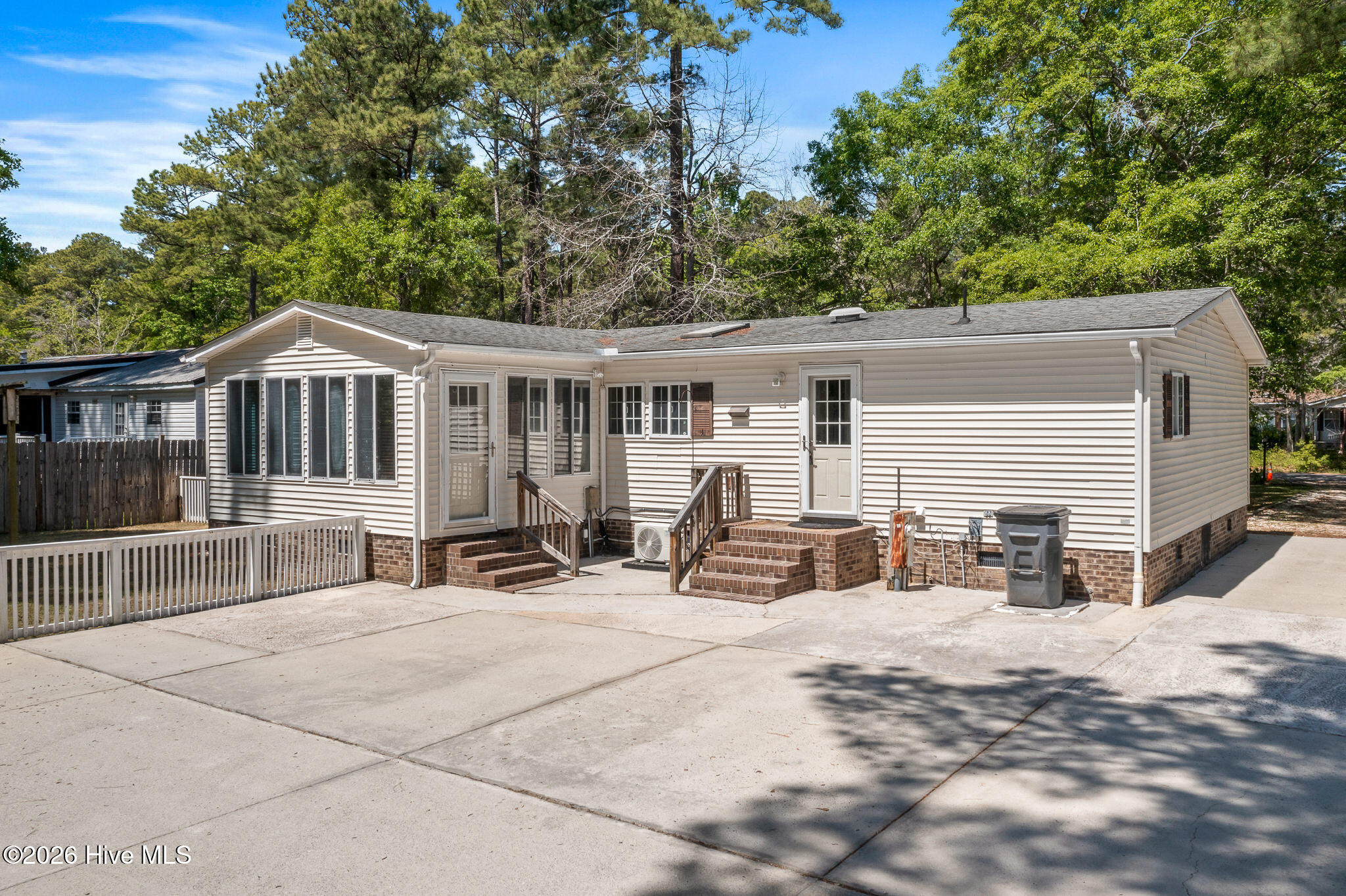 100567029 | Photo 39