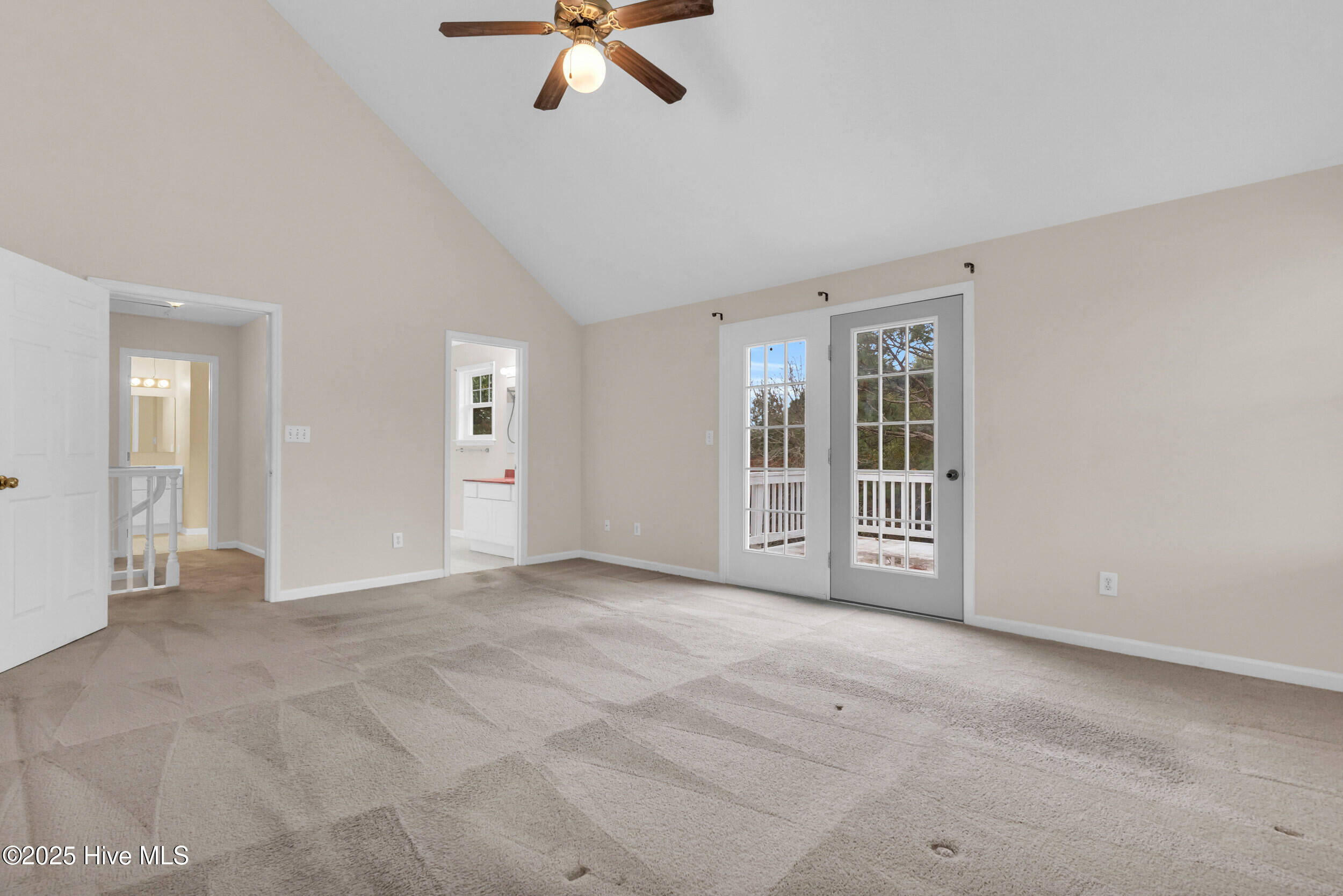 100545048 | Photo 23