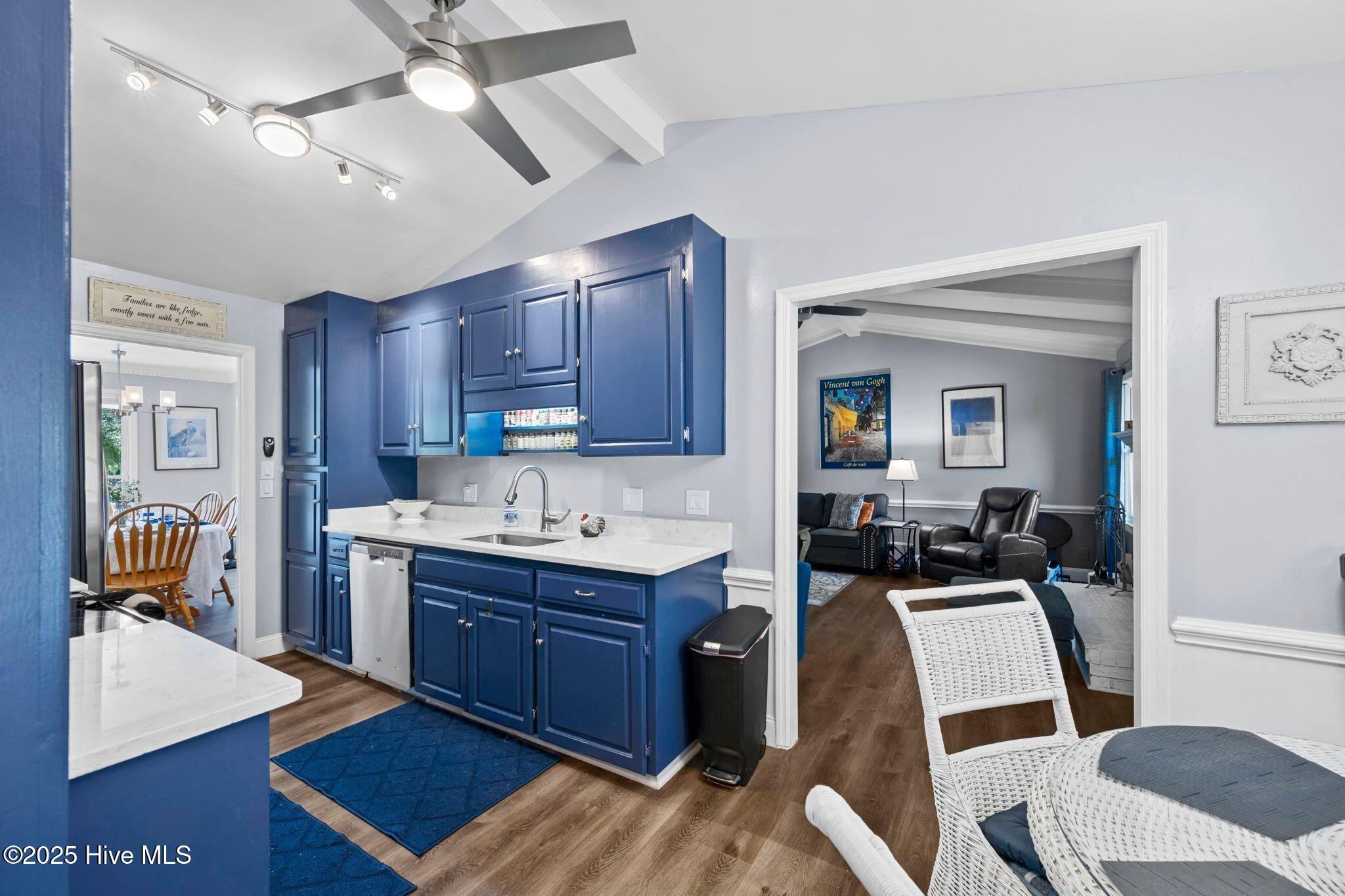 100563455 | Photo 10