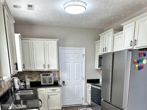 100560235 | Photo 23