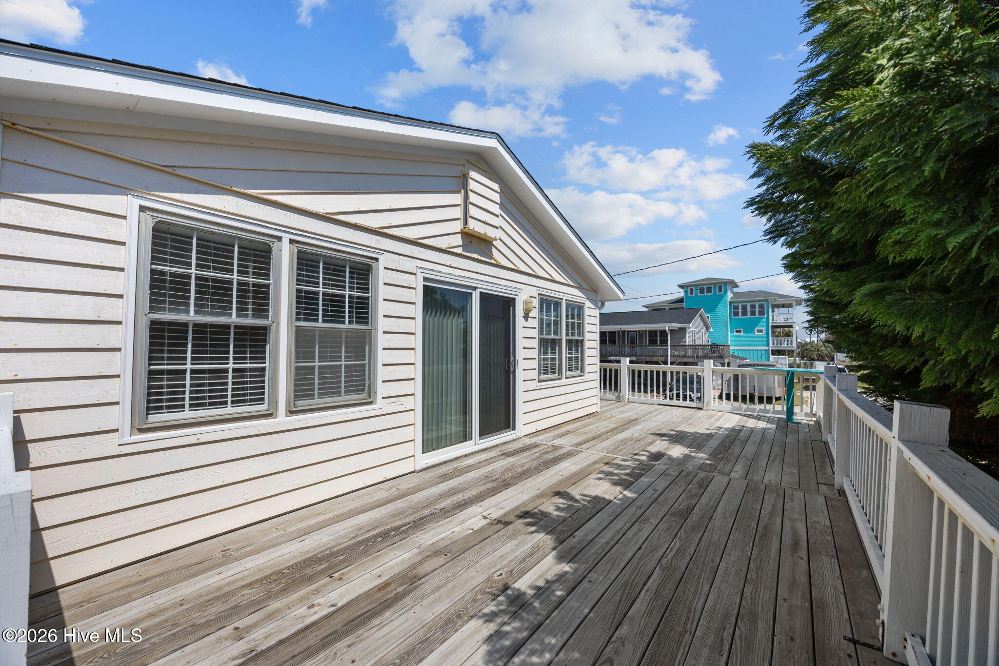 100562475 | Photo 10