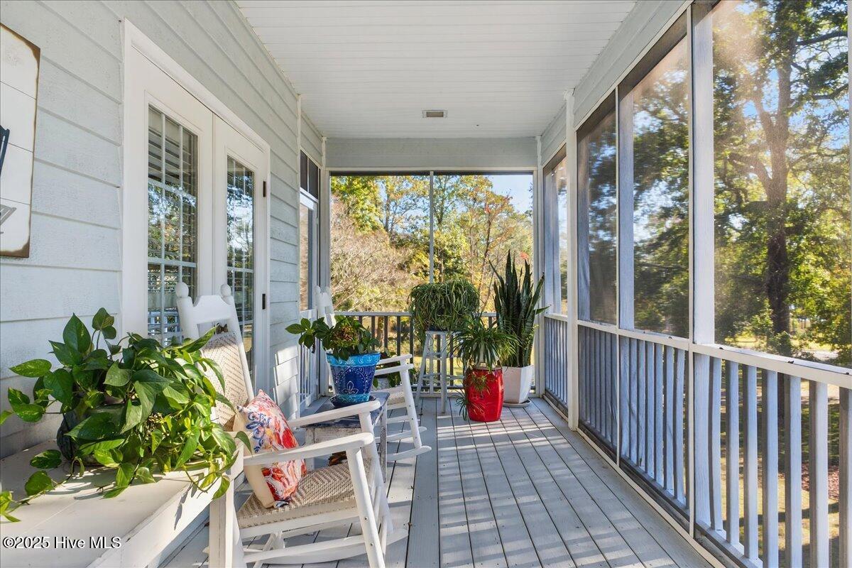 100540409 | Photo 16