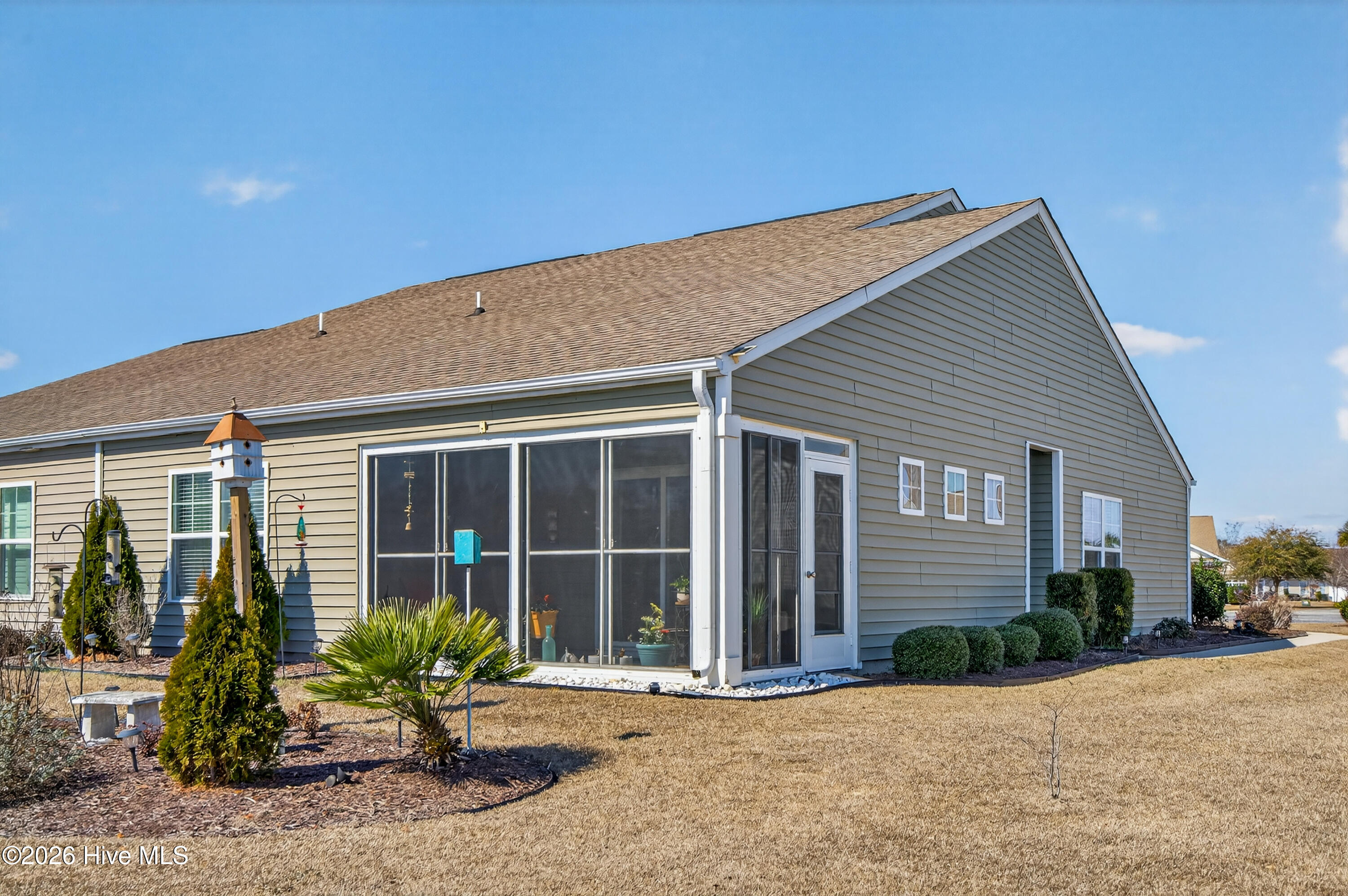 100557336 | Photo 30