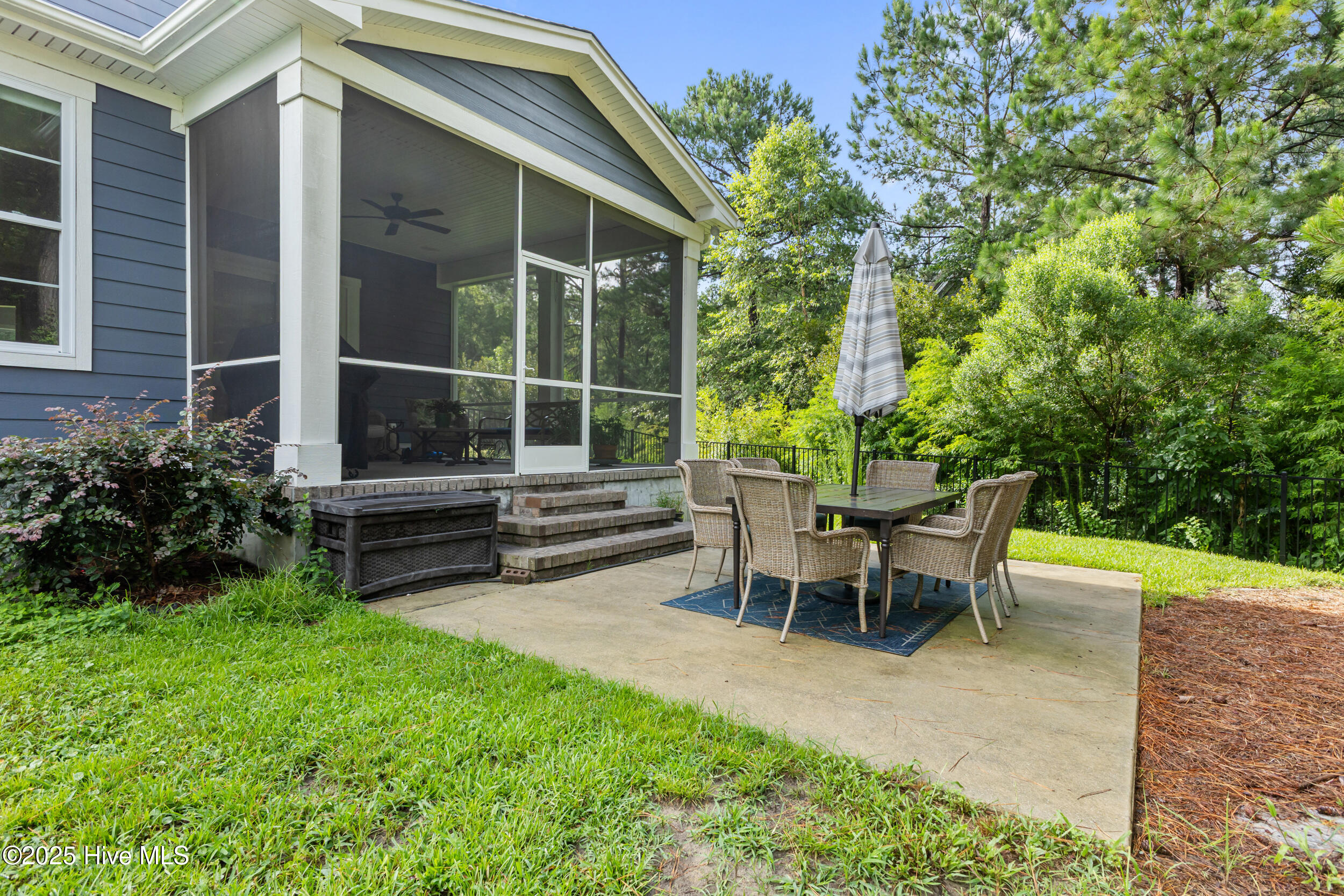 100518593 | Photo 56