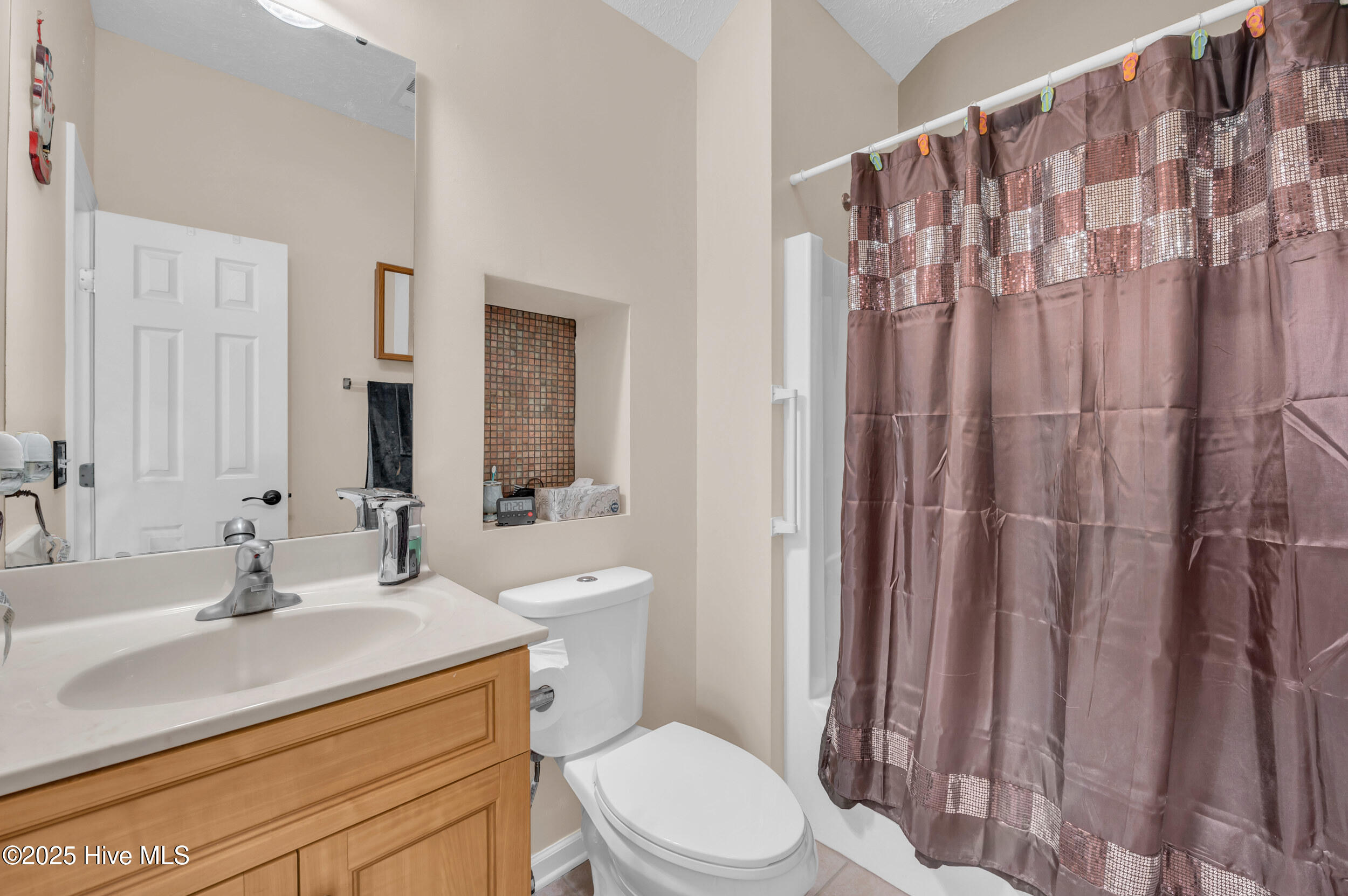 100527690 | Photo 20