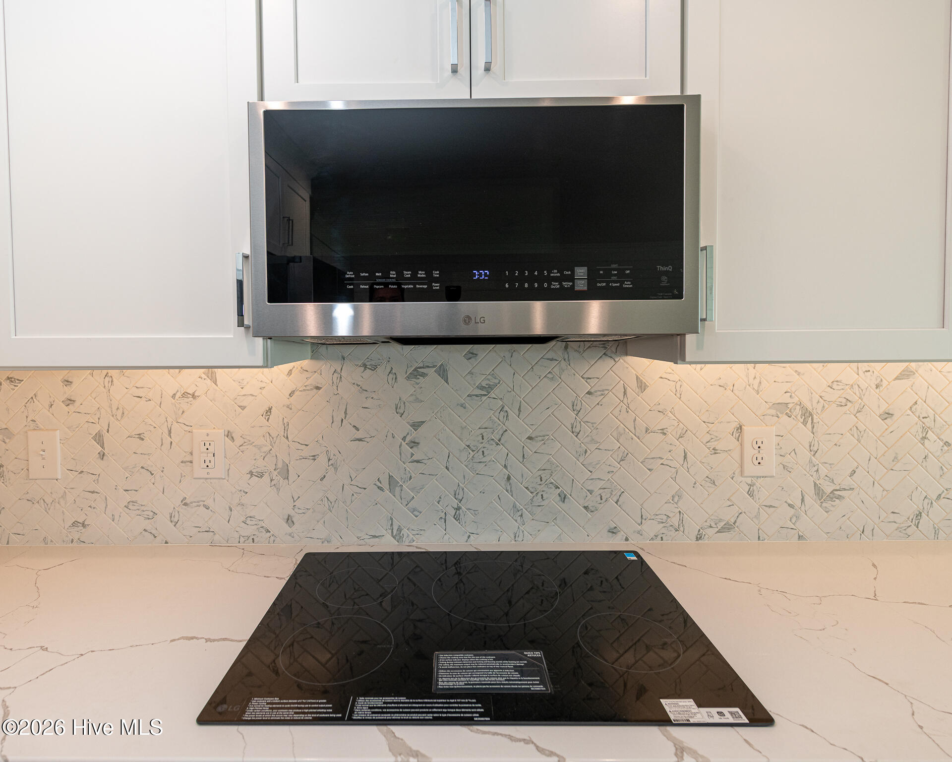 100568096 | Photo 37