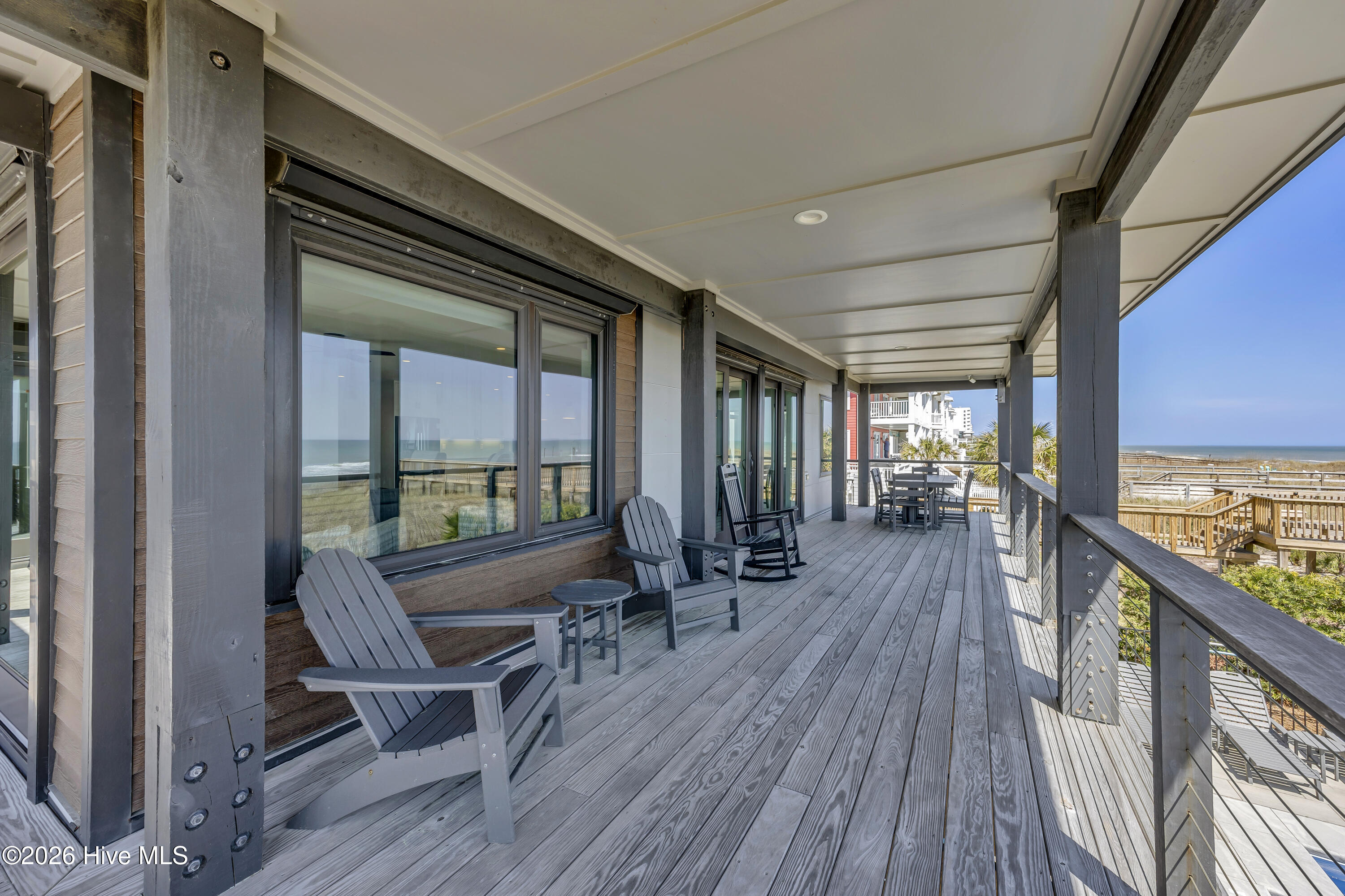 100565280 | Photo 39