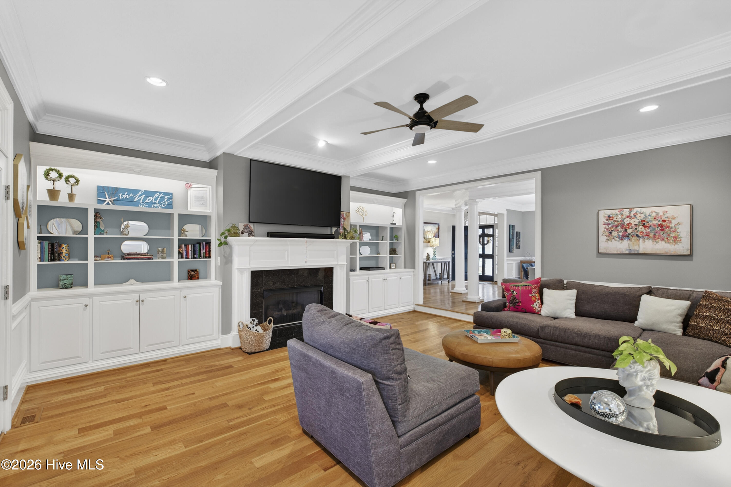 100557887 | Photo 32