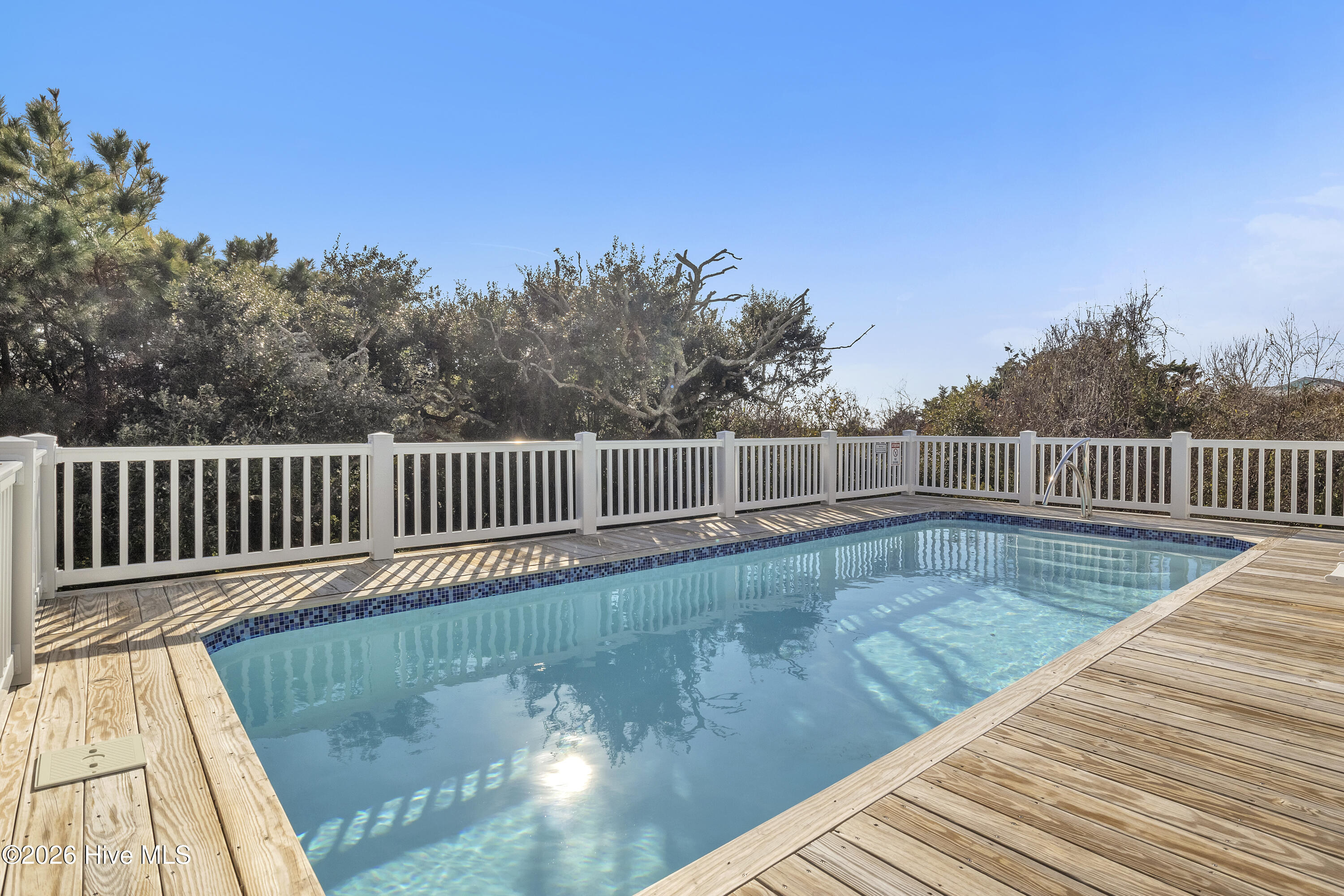 100549565 | Photo 65