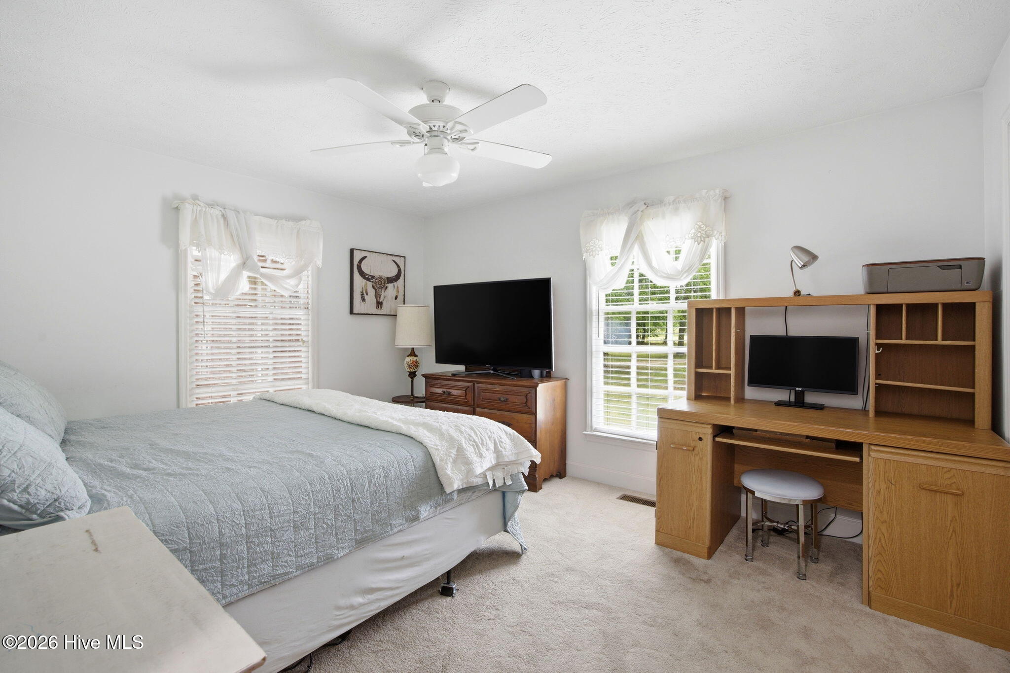 100570604 | Photo 28