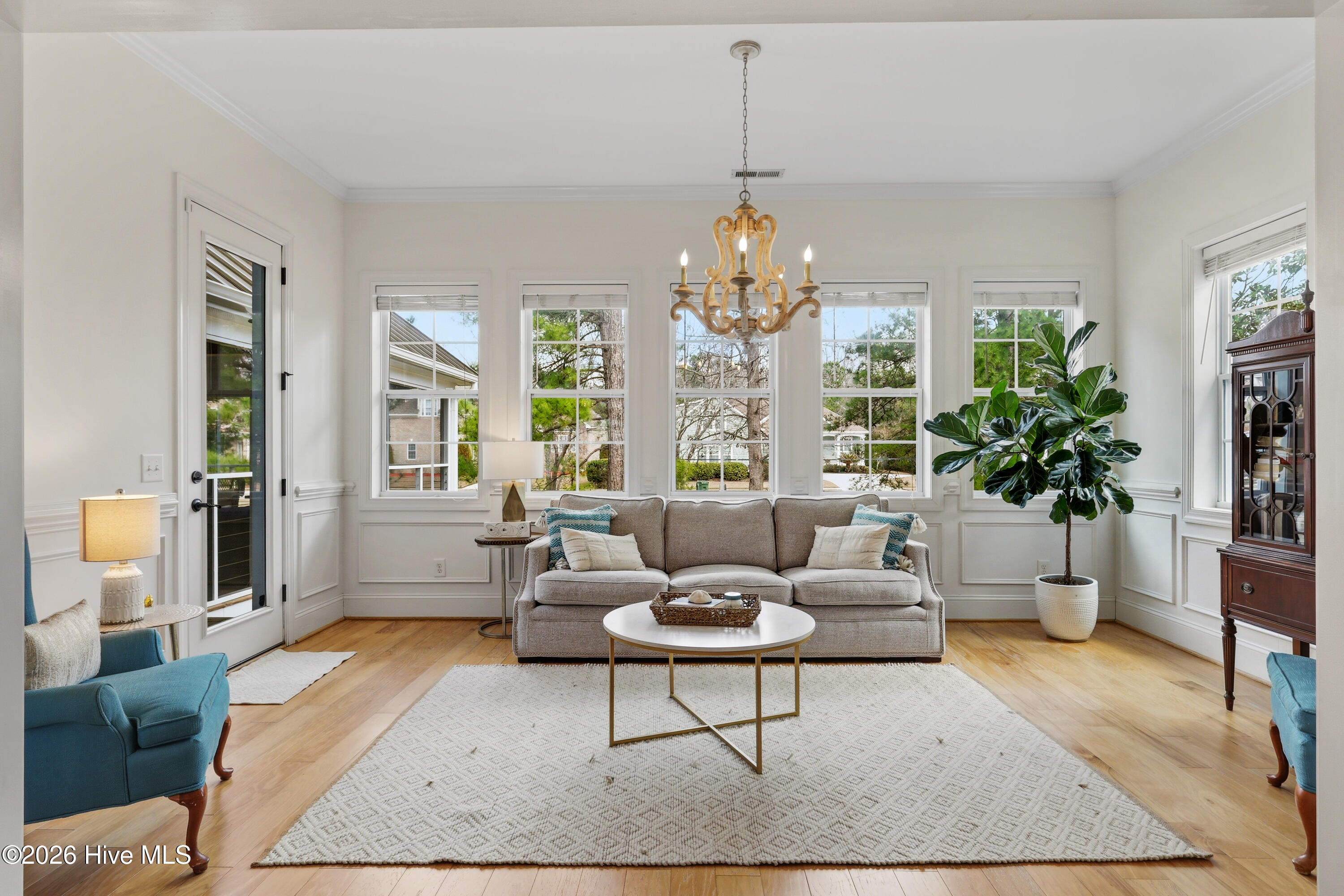 100554068 | Photo 26