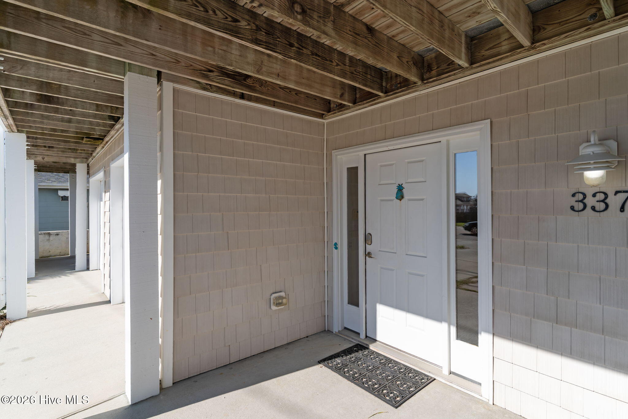 100563044 | Photo 50