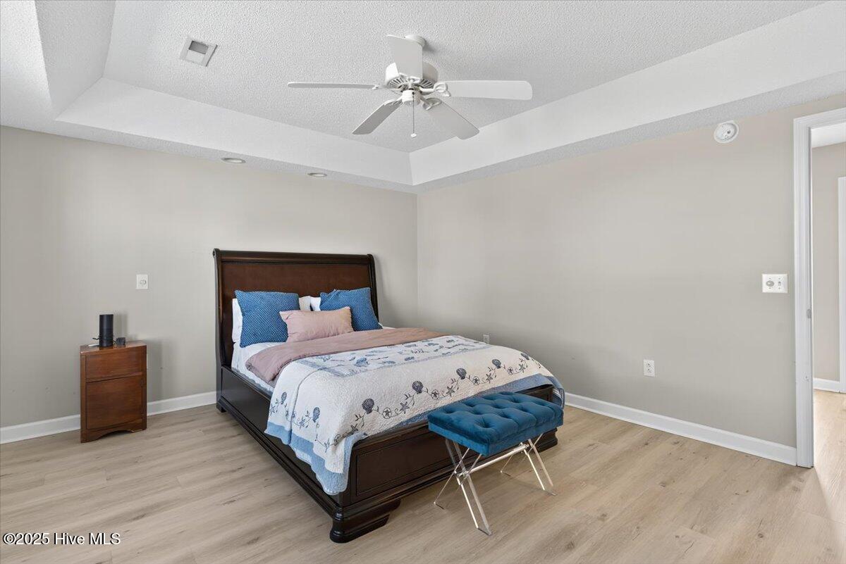 100536706 | Photo 23