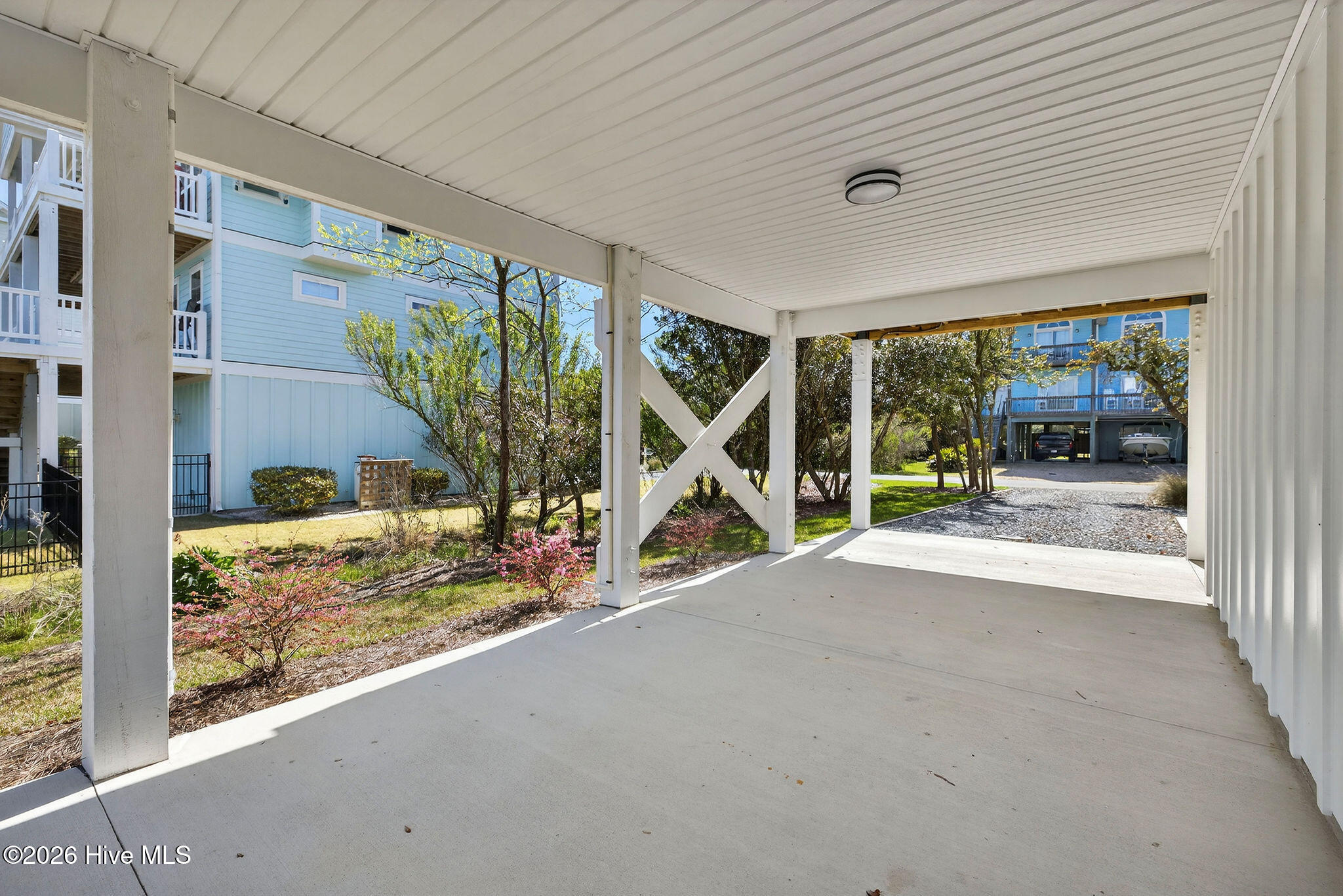 100565526 | Photo 64