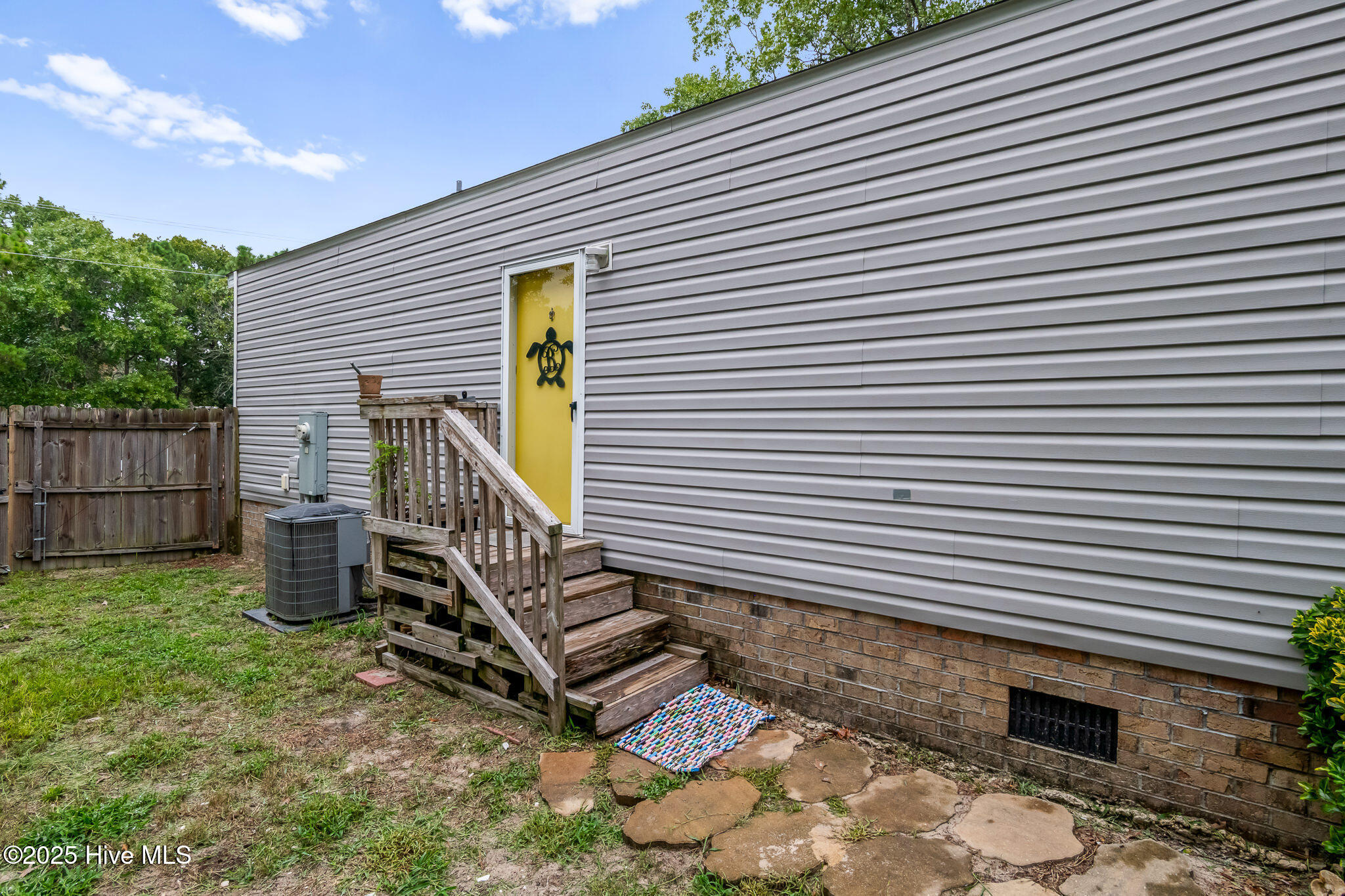 100524140 | Photo 31