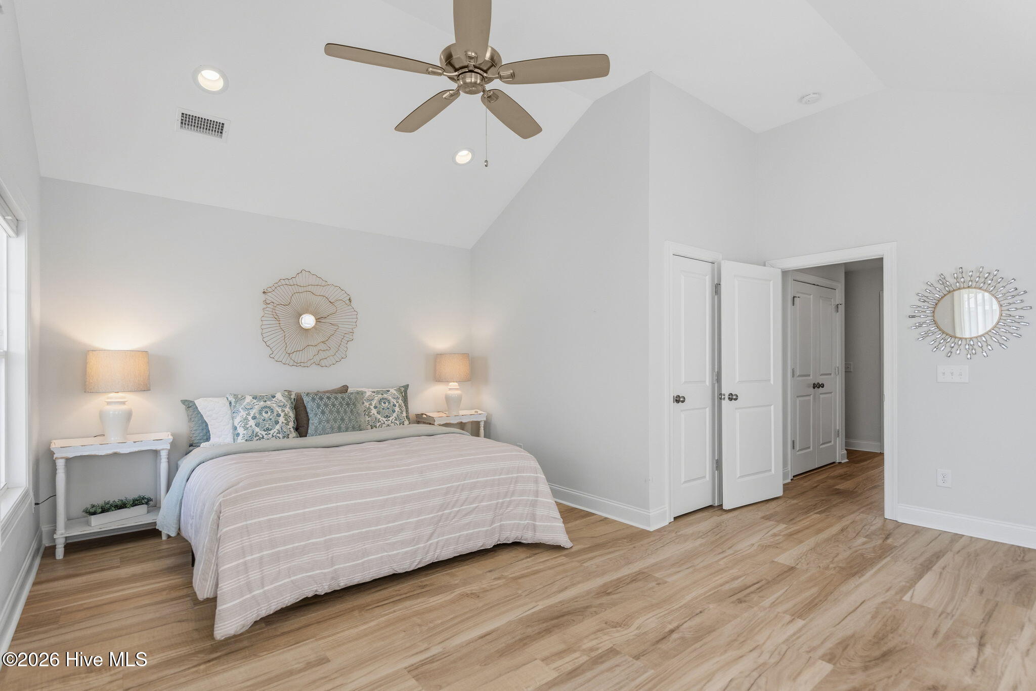 100558754 | Photo 19