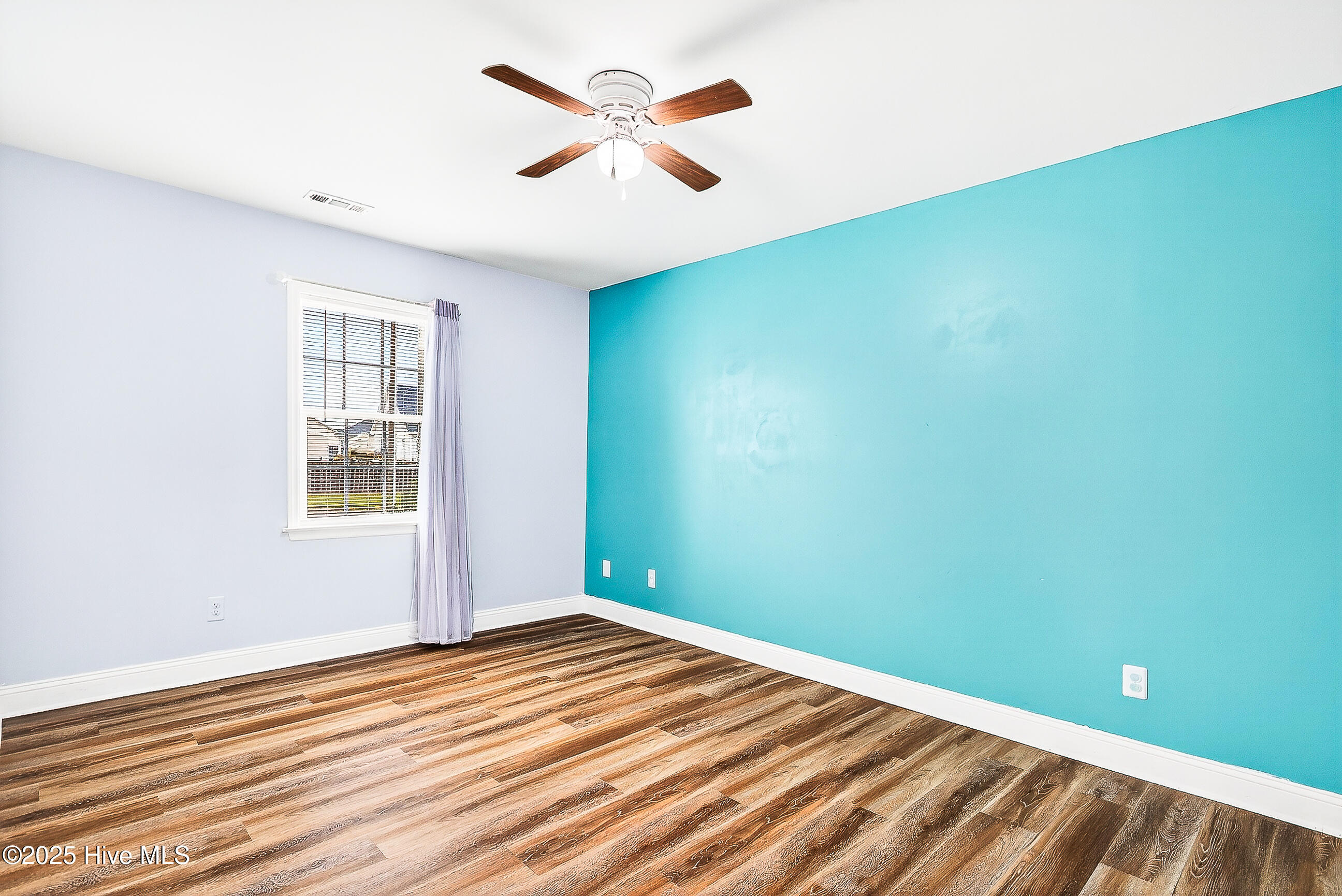 100538786 | Photo 17