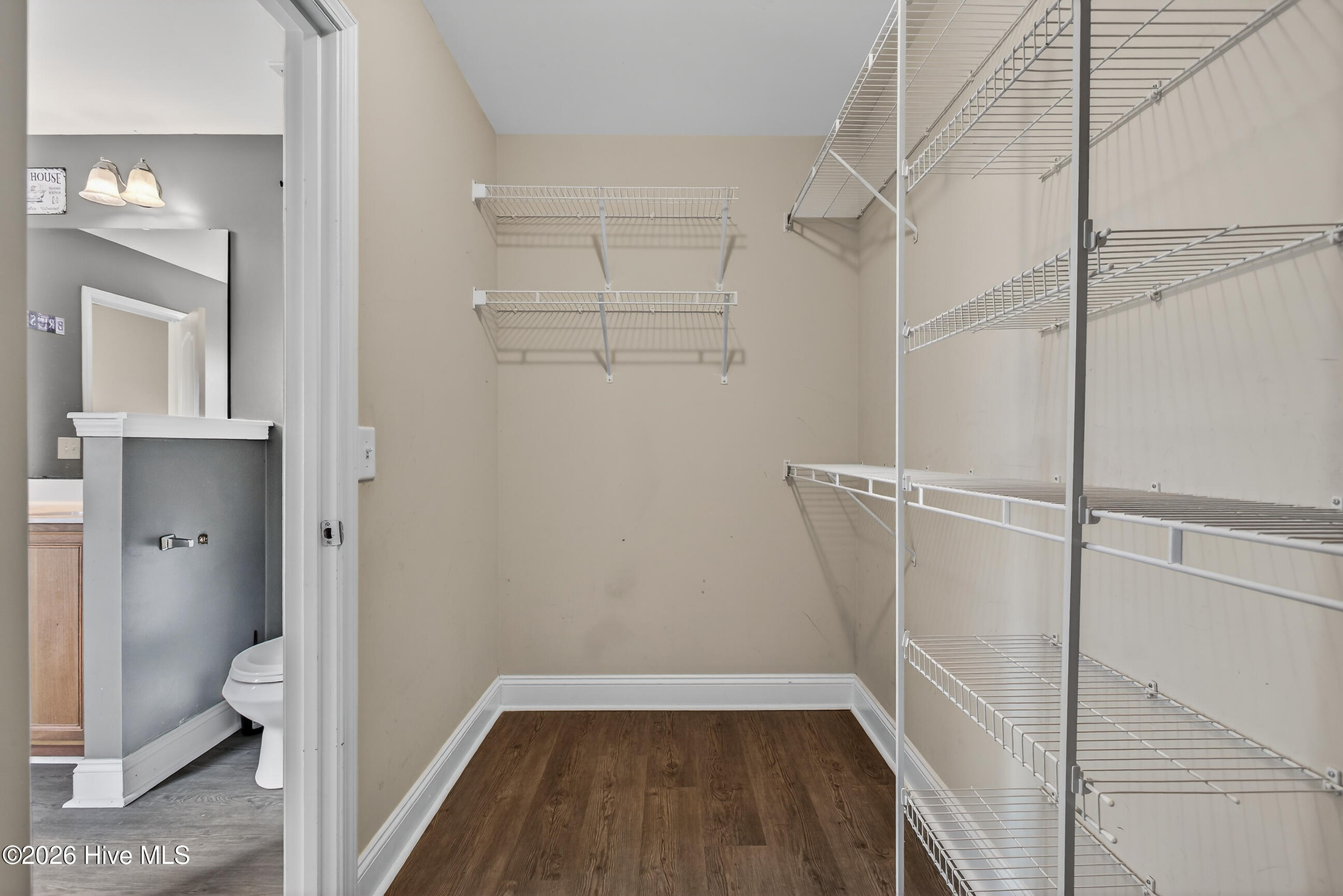 100547541 | Photo 21