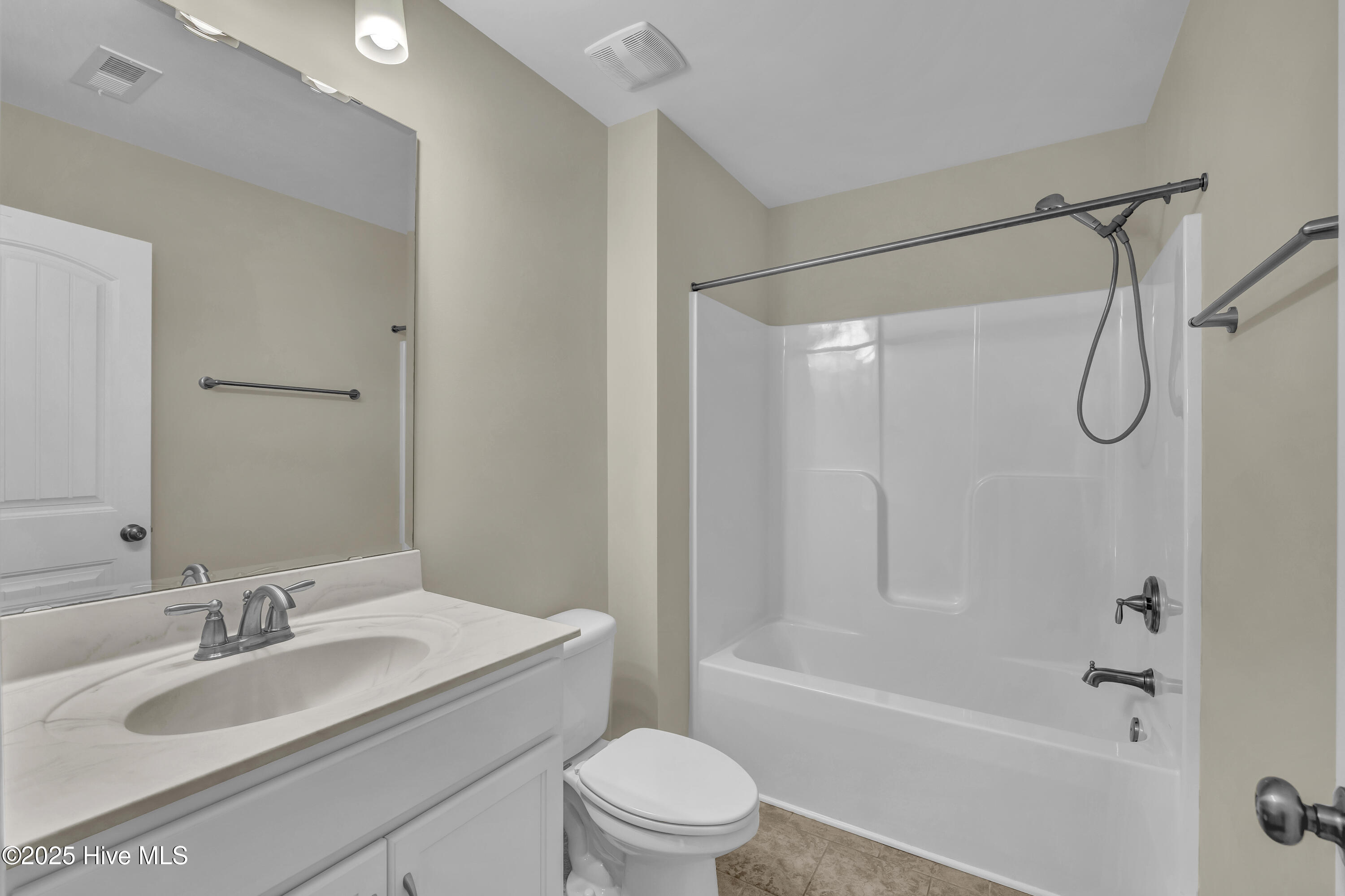 100542048 | Photo 19