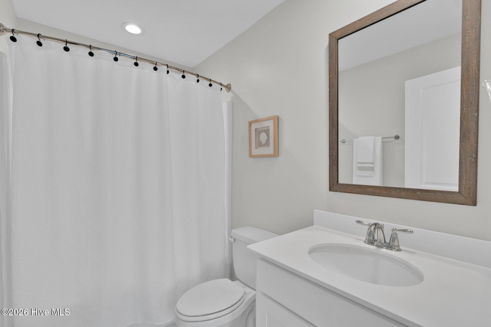 100567650 | Photo 34