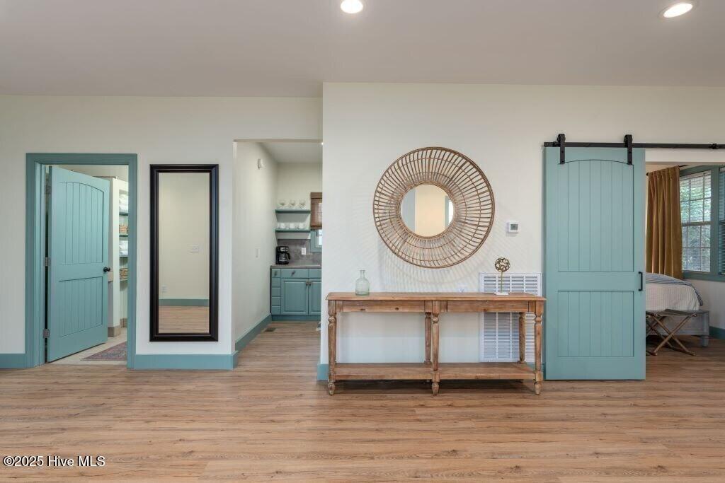 100541868 | Photo 33