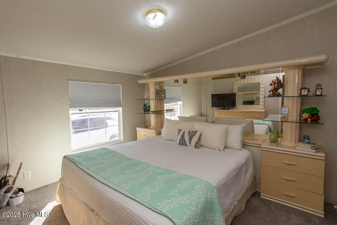 100484283 | Photo 22