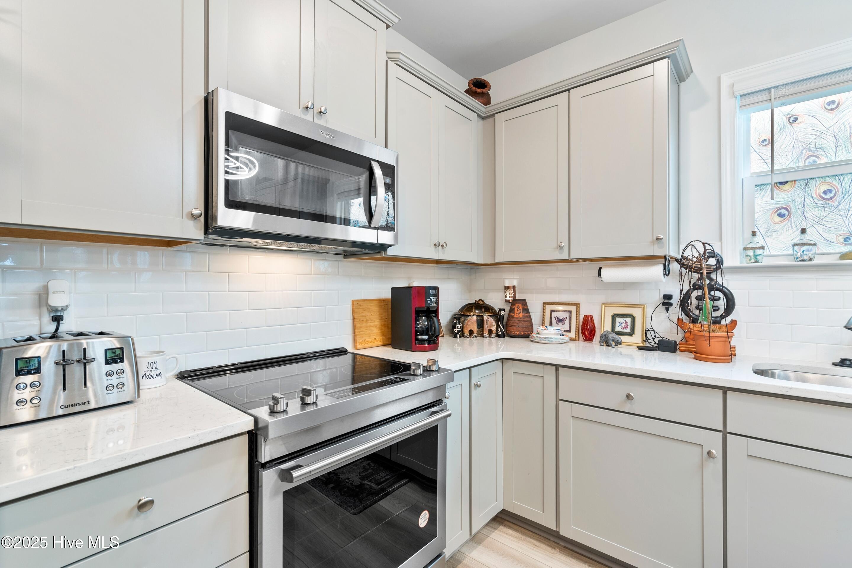 100543929 | Photo 15