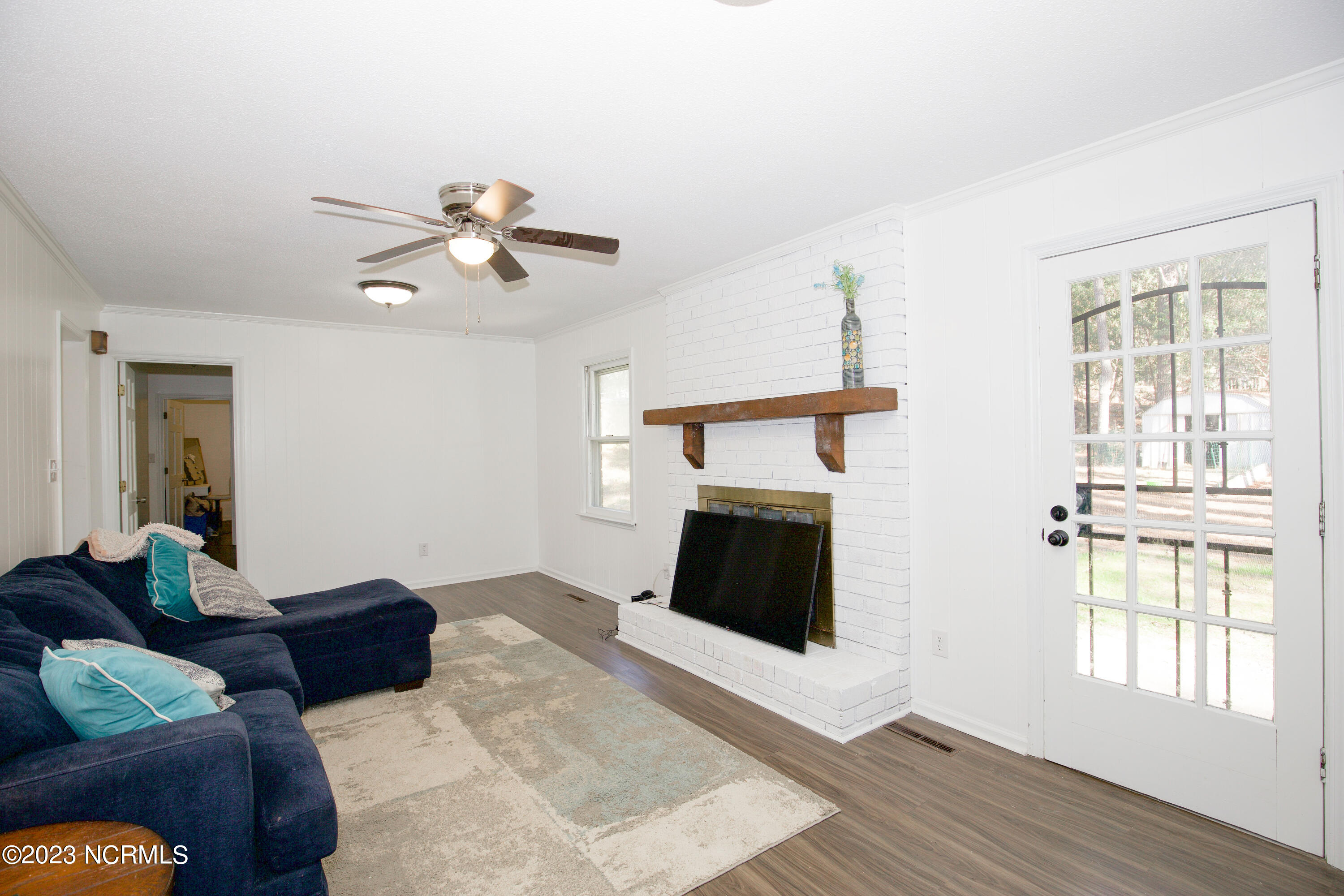 901 Glendale Dr-18