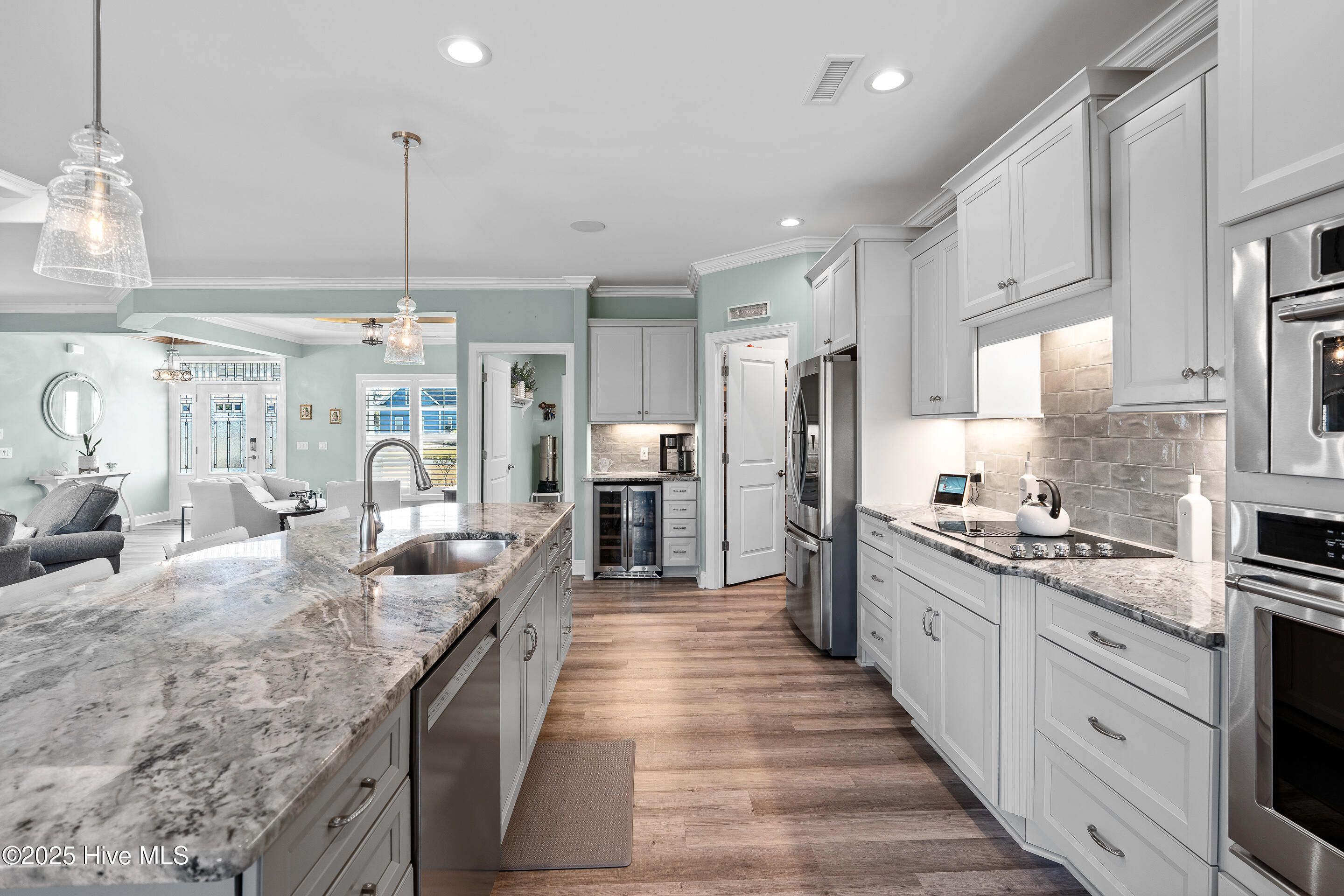 100541746 | Photo 19