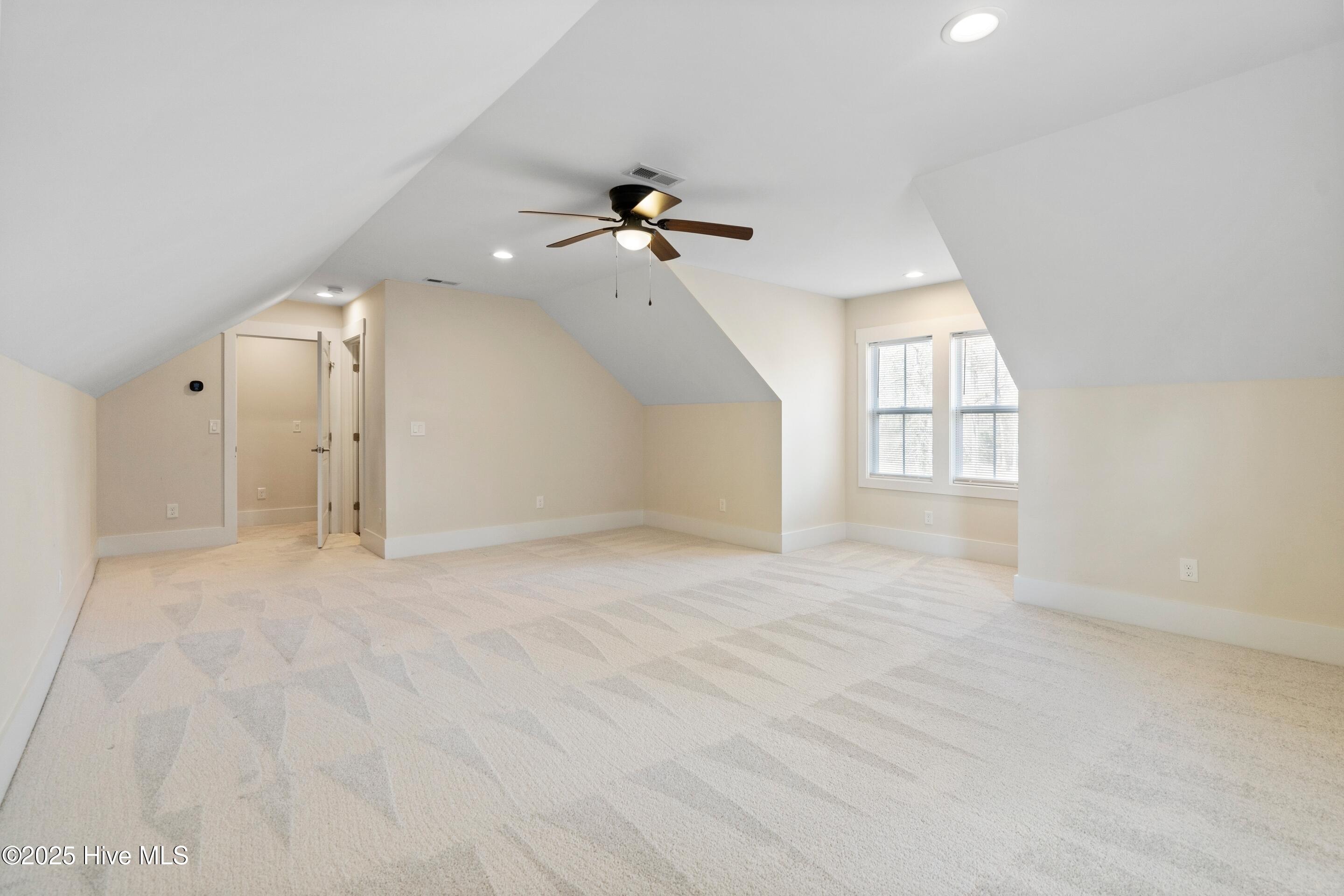 100544817 | Photo 28