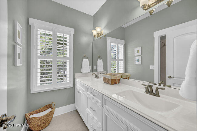 100528964 | Photo 28