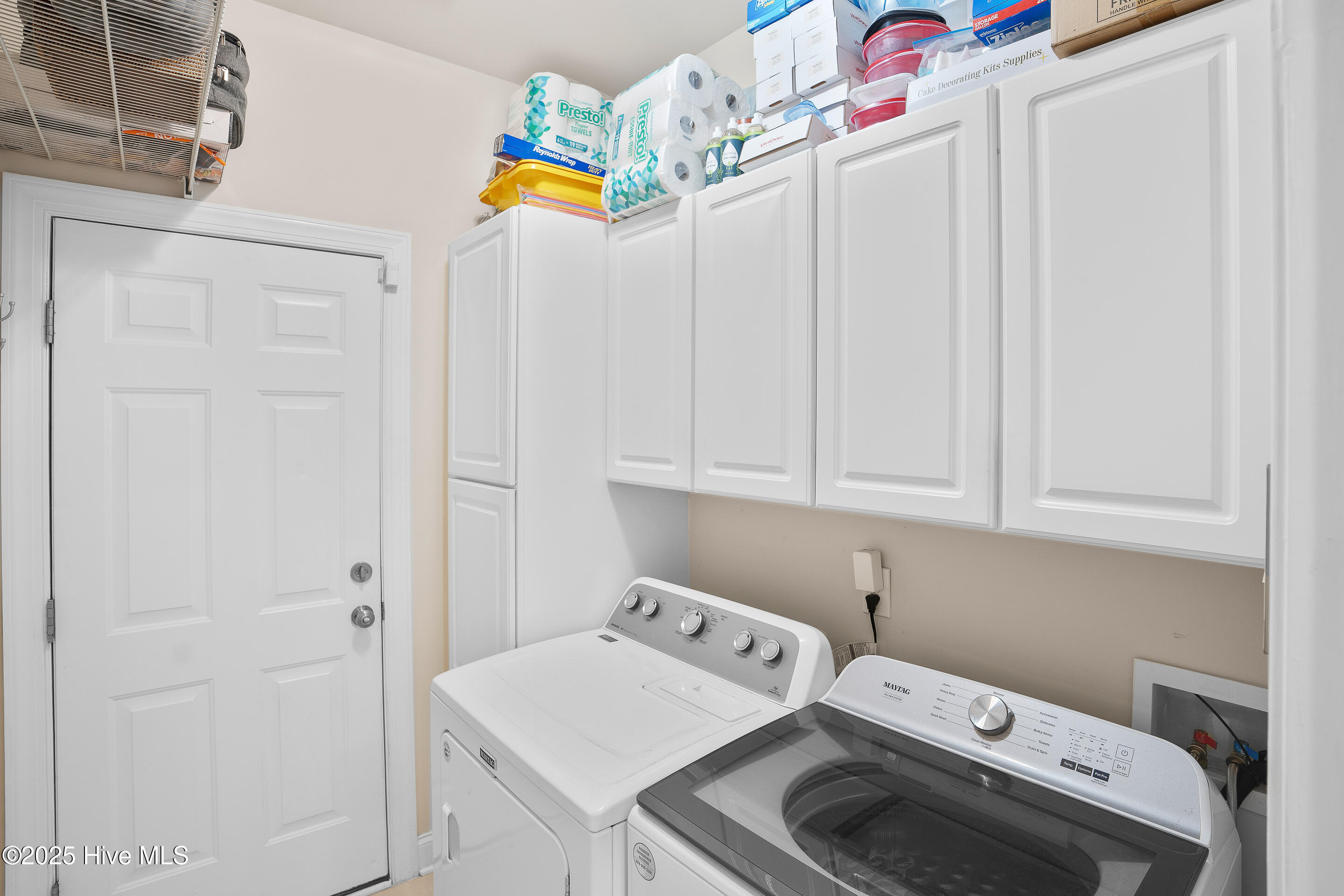 100526851 | Photo 33