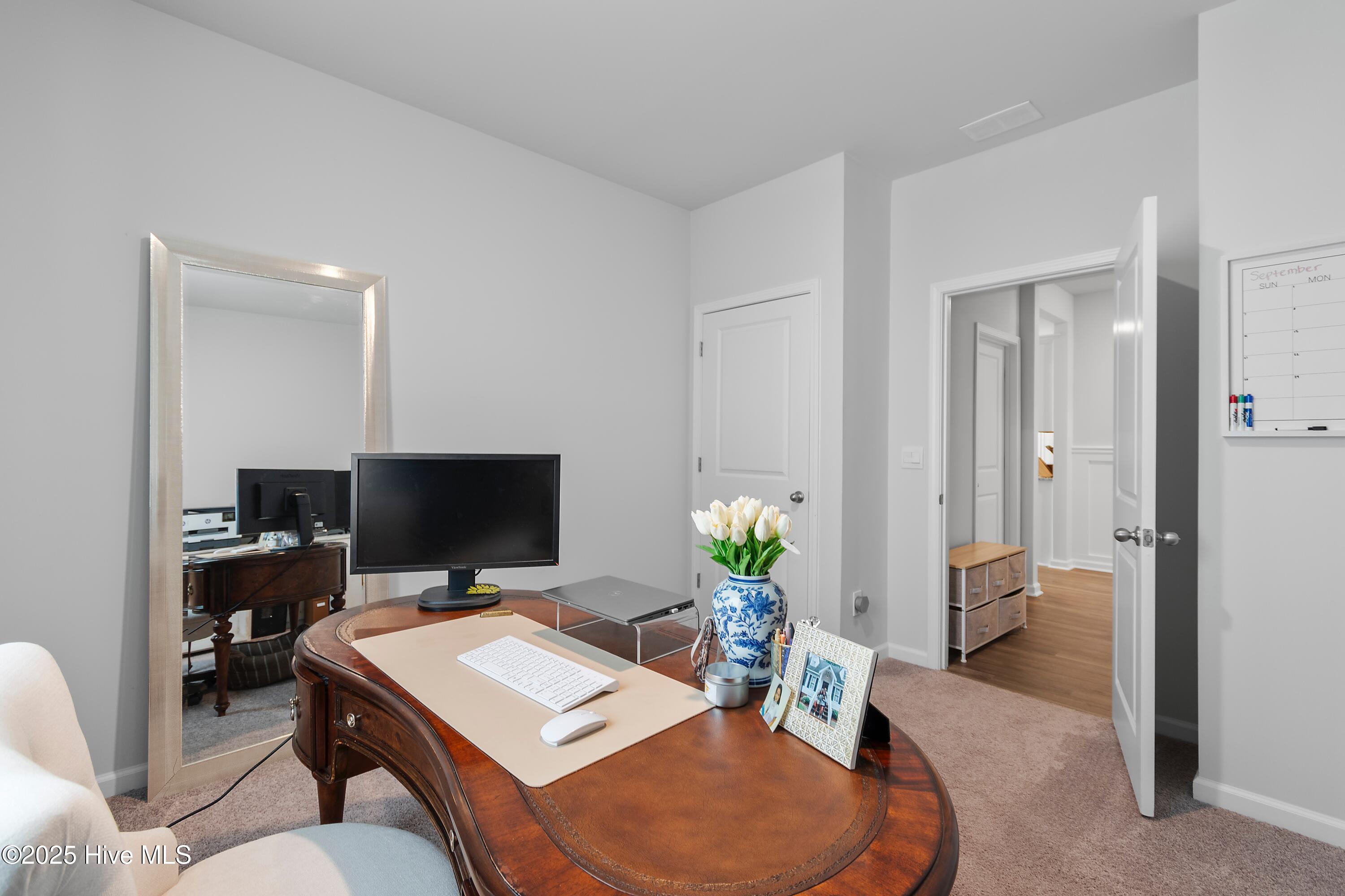 100538453 | Photo 30