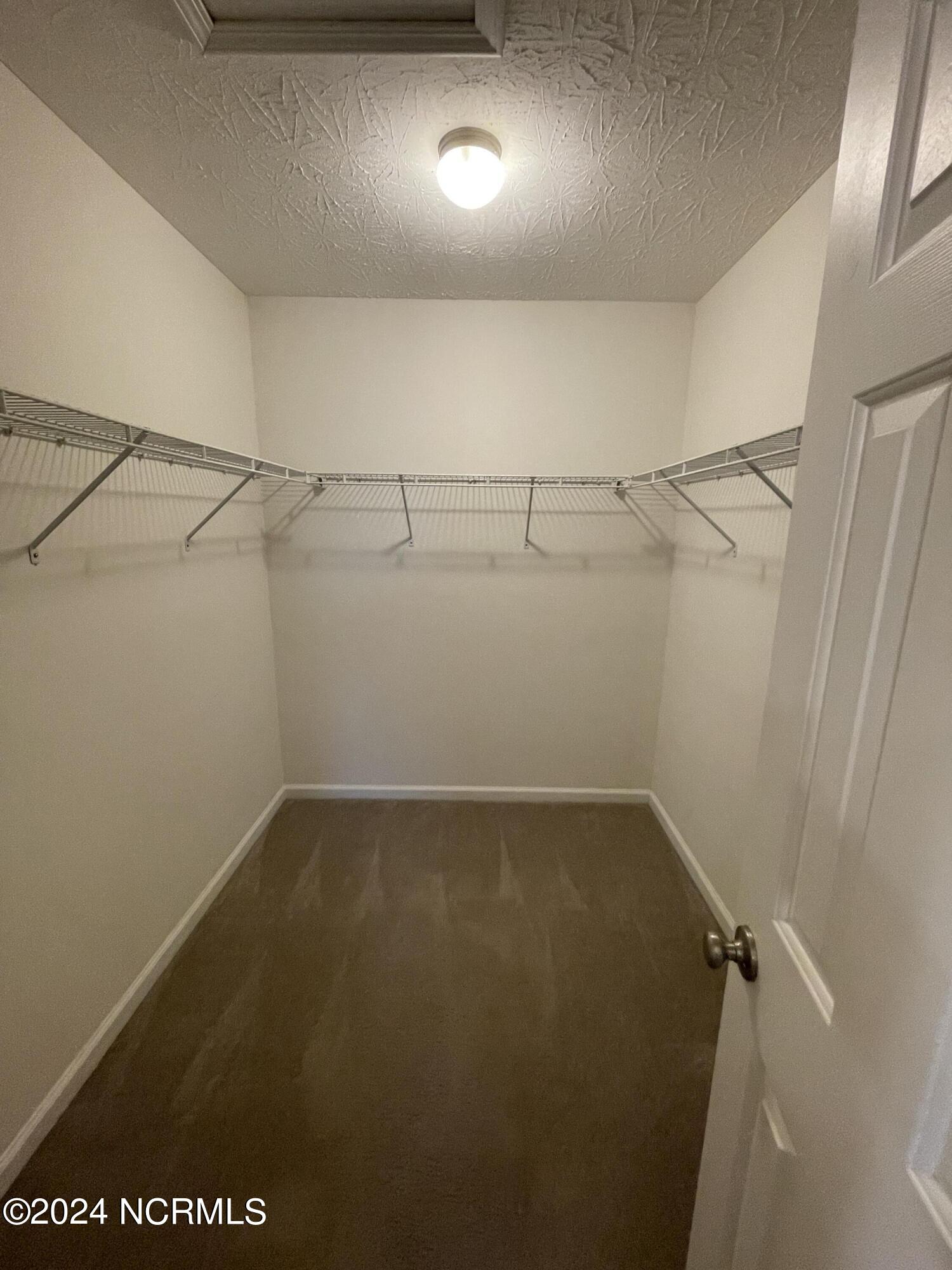 100545449 | Photo 14