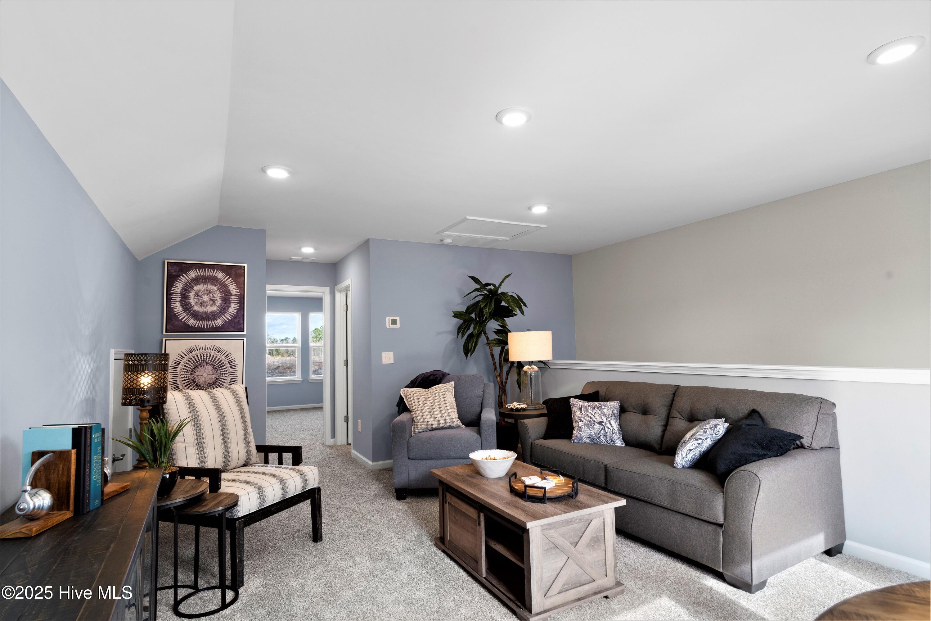 100560350 | Photo 10