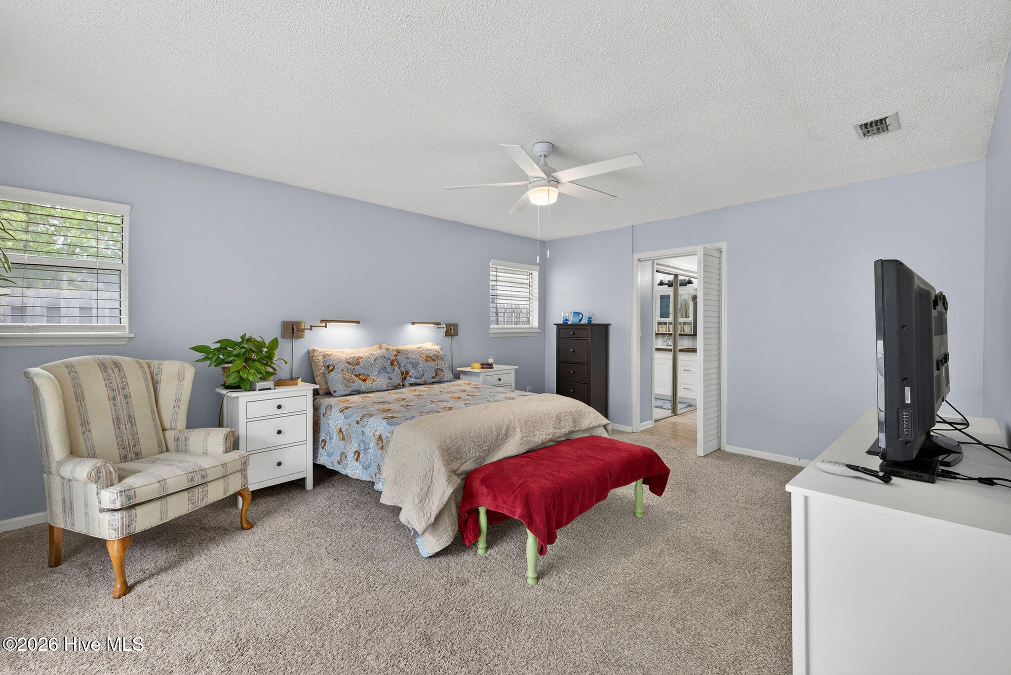 100570293 | Photo 17