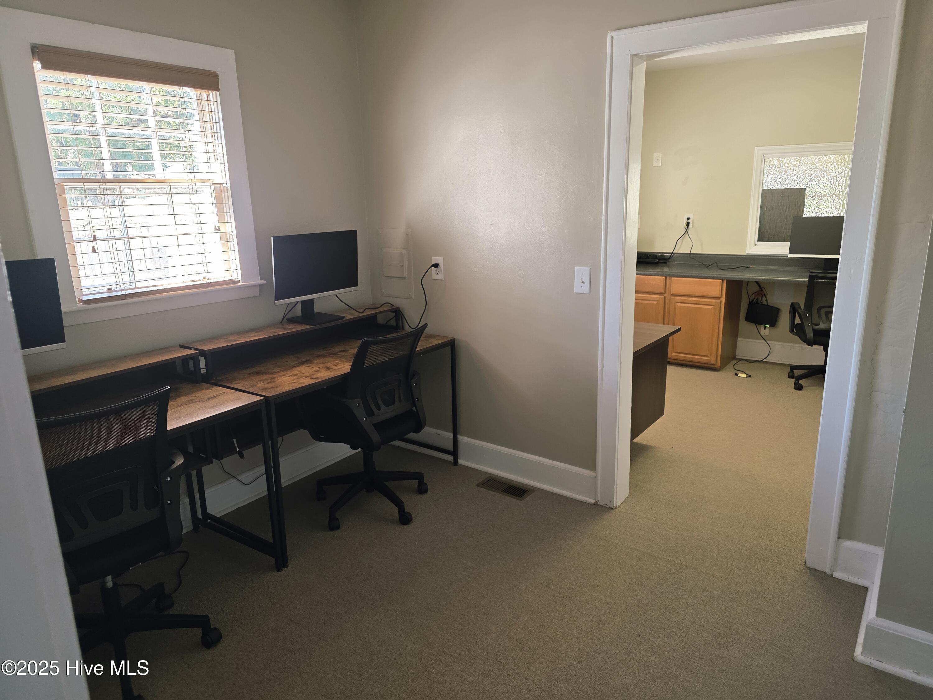 100537644 | Photo 12