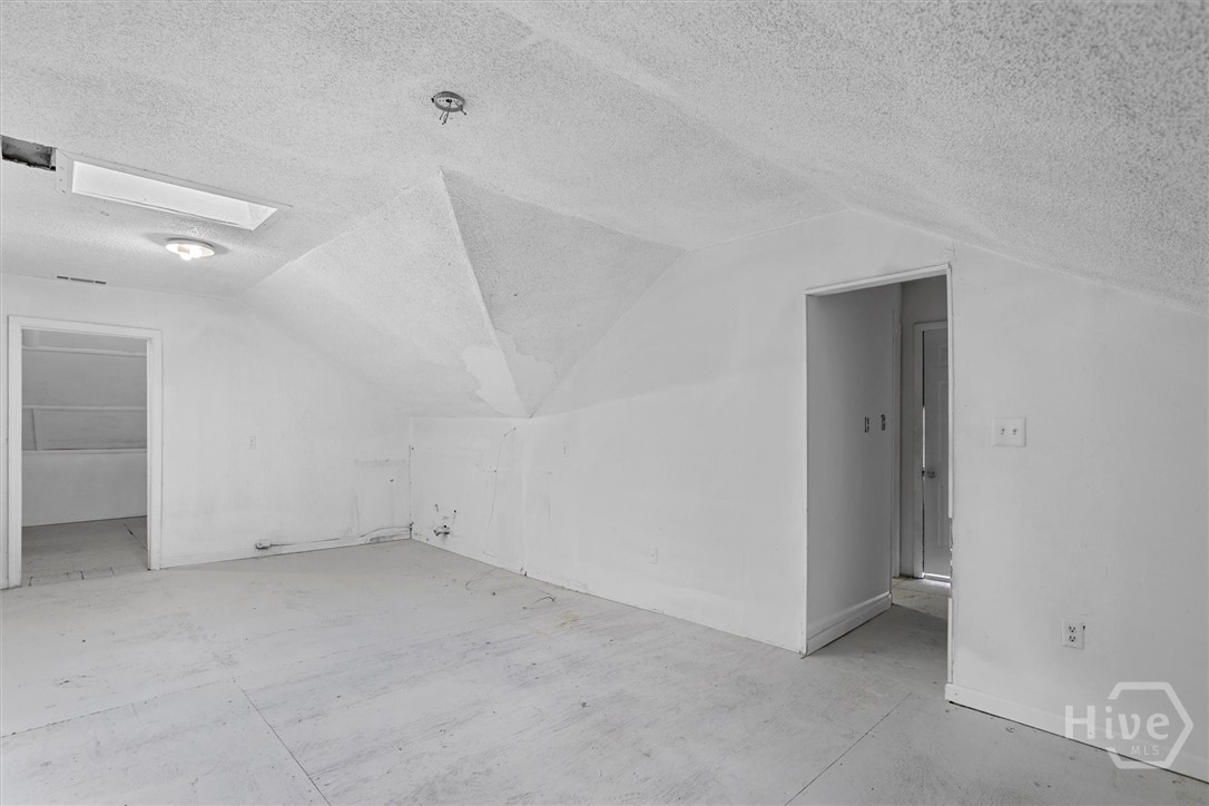 221 E 49th Street, Savannah, GA, 31405