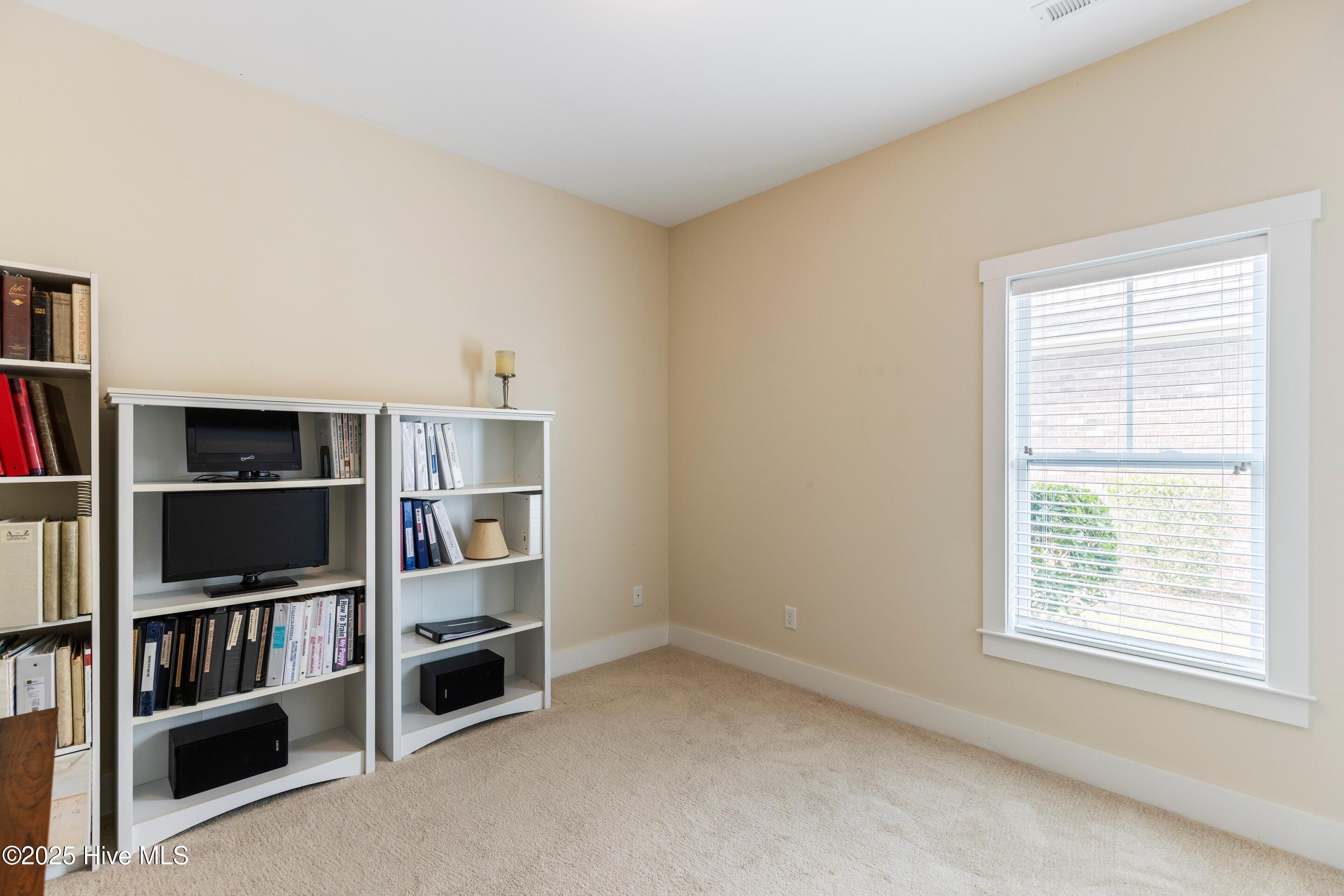 100542778 | Photo 33