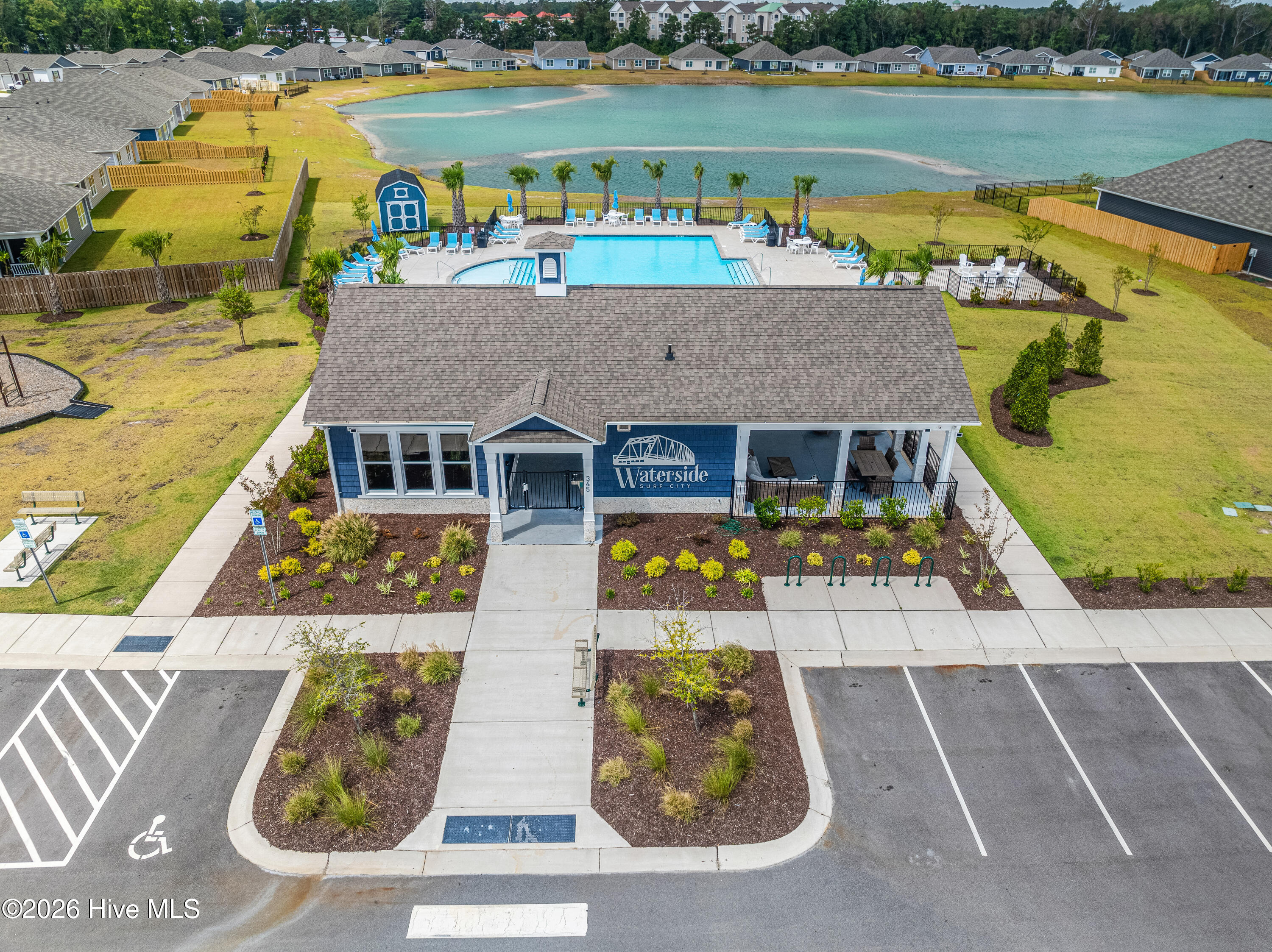 100566439 | Photo 23