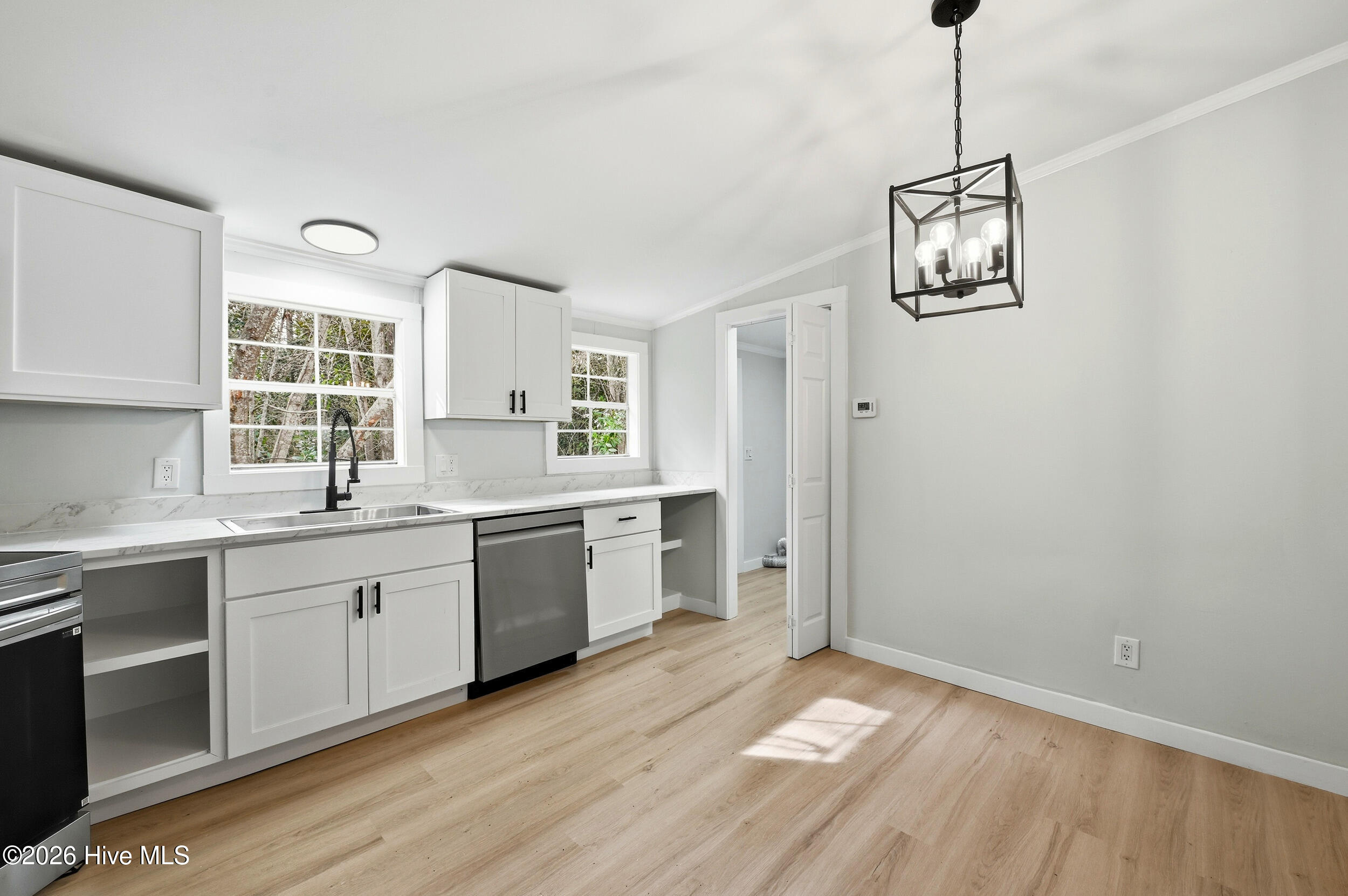 100552773 | Photo 12