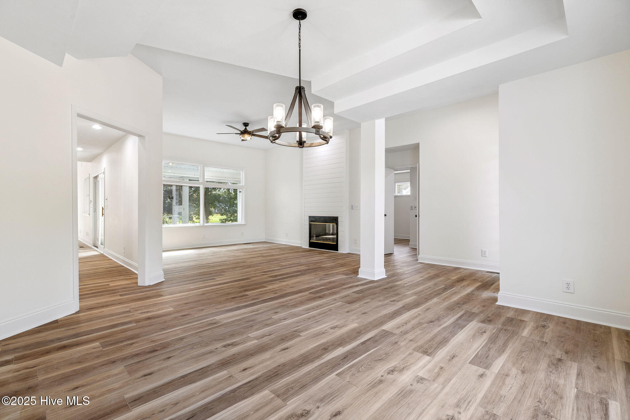 100517778 | Photo 12