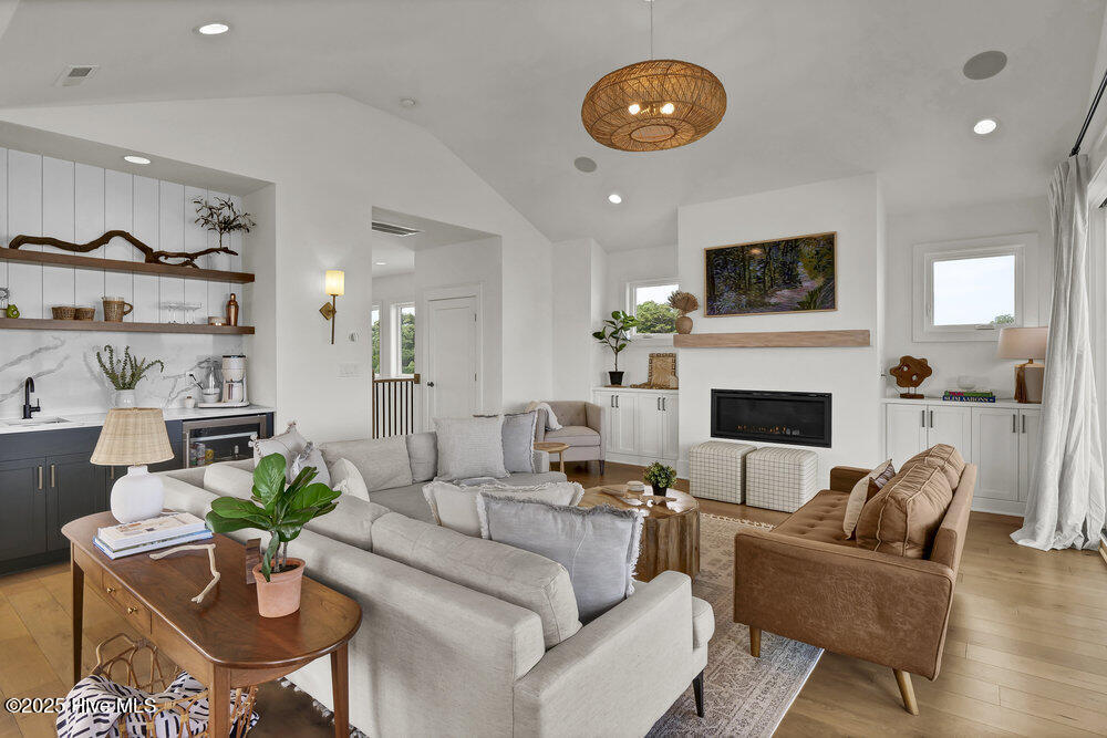 100520014 | Photo 11