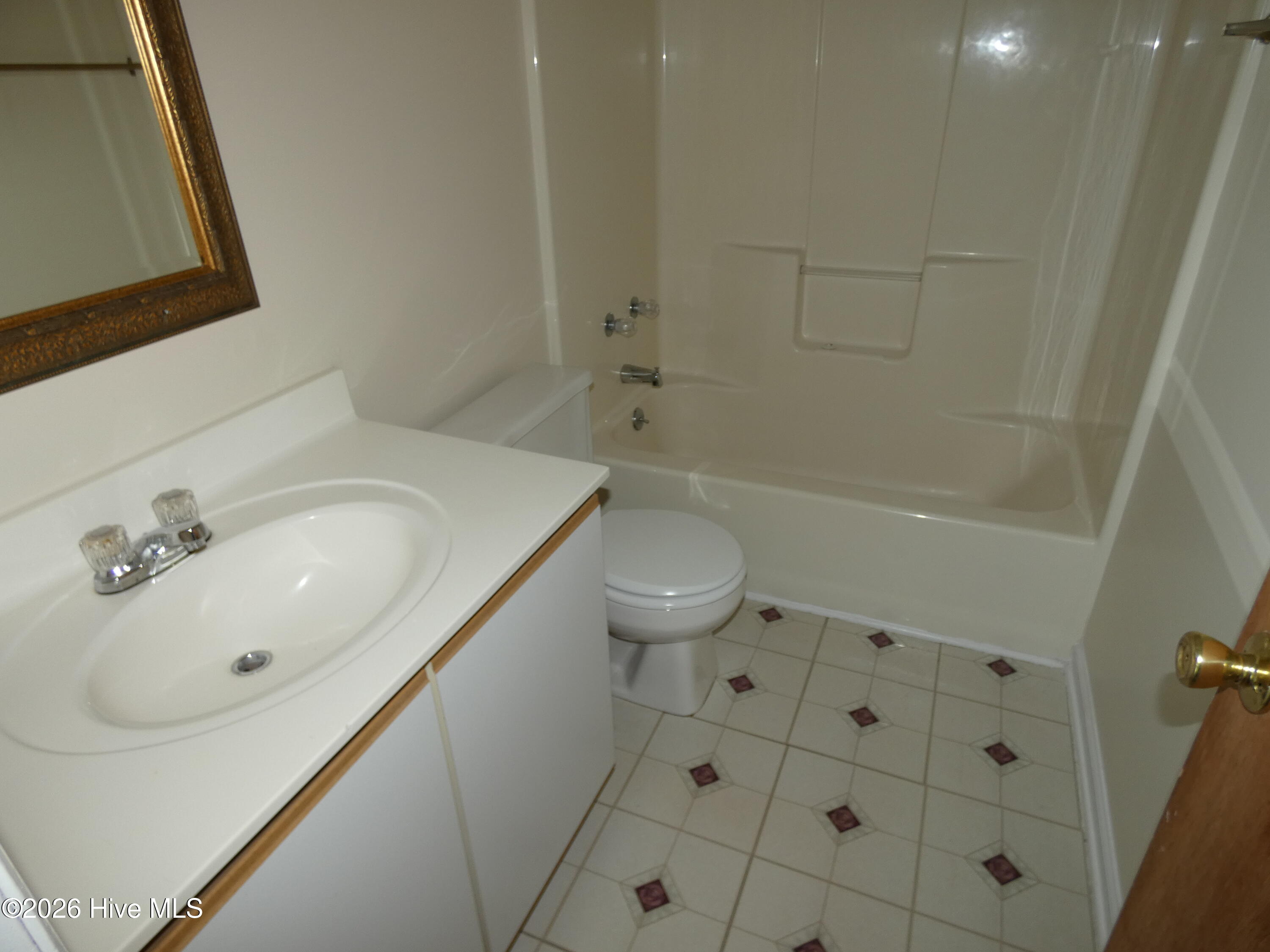 100564573 | Photo 12