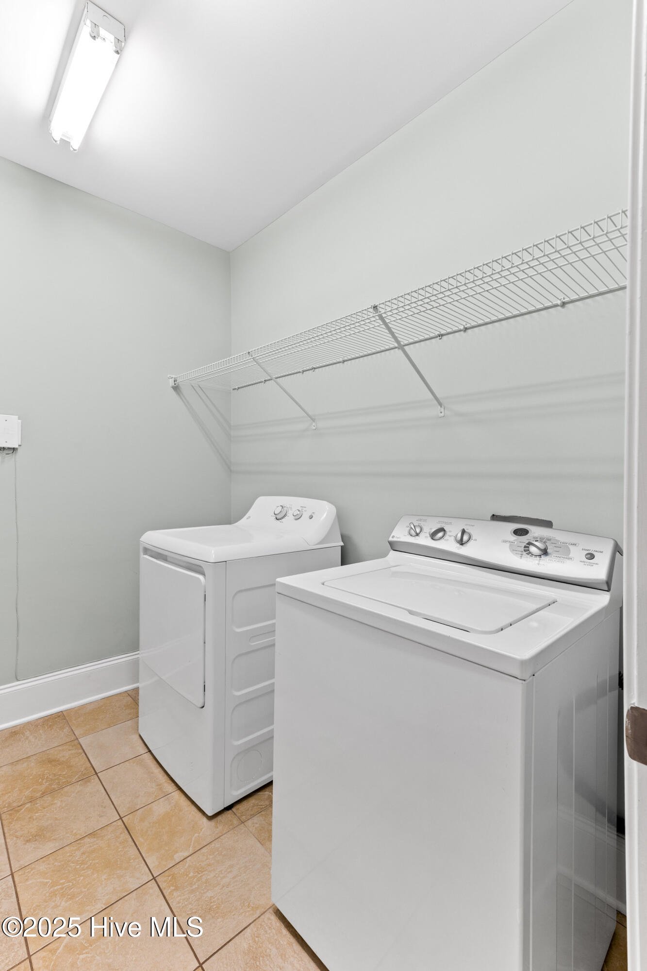 100518149 | Photo 25