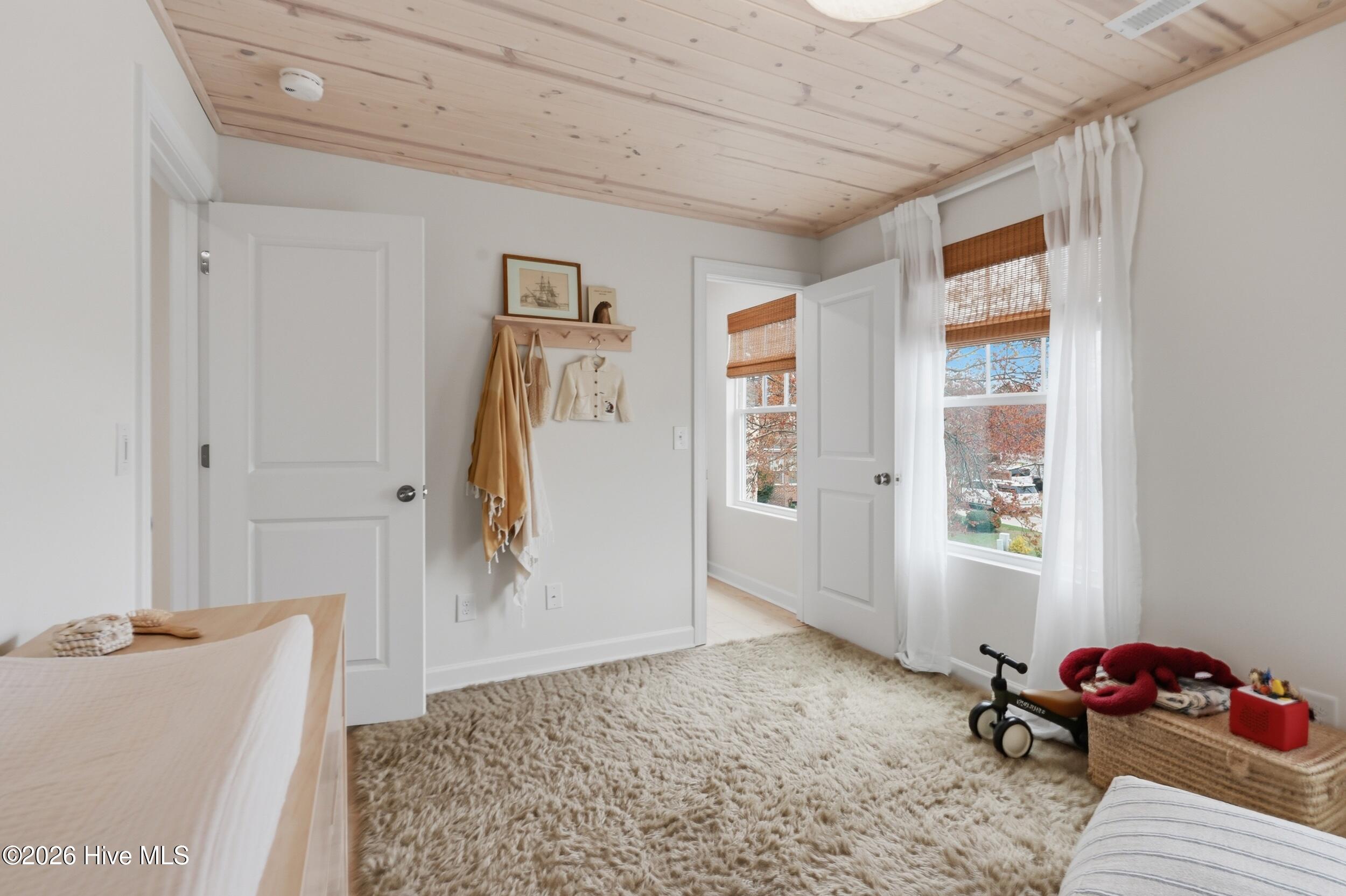 100559477 | Photo 42