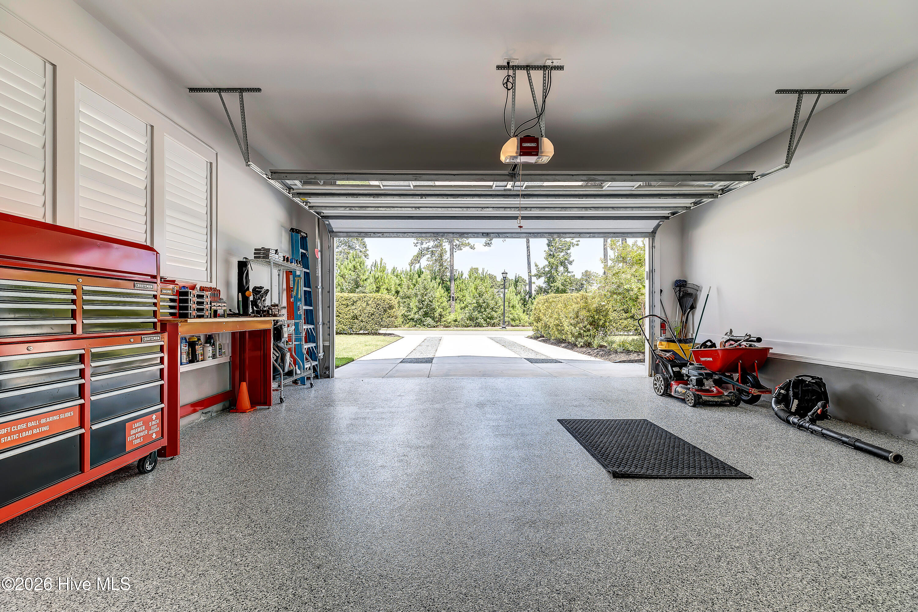 100550299 | Photo 46