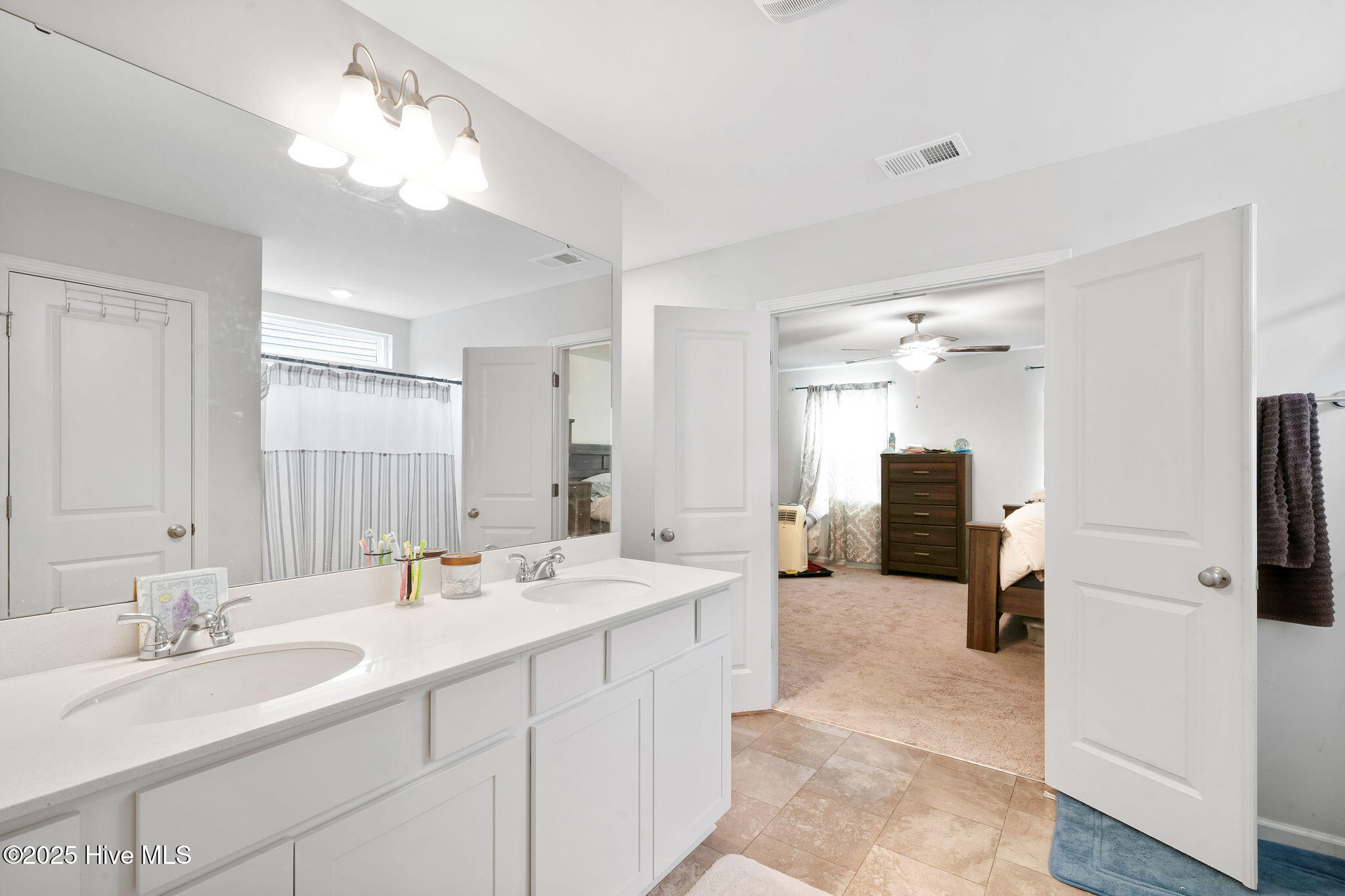 100534531 | Photo 19