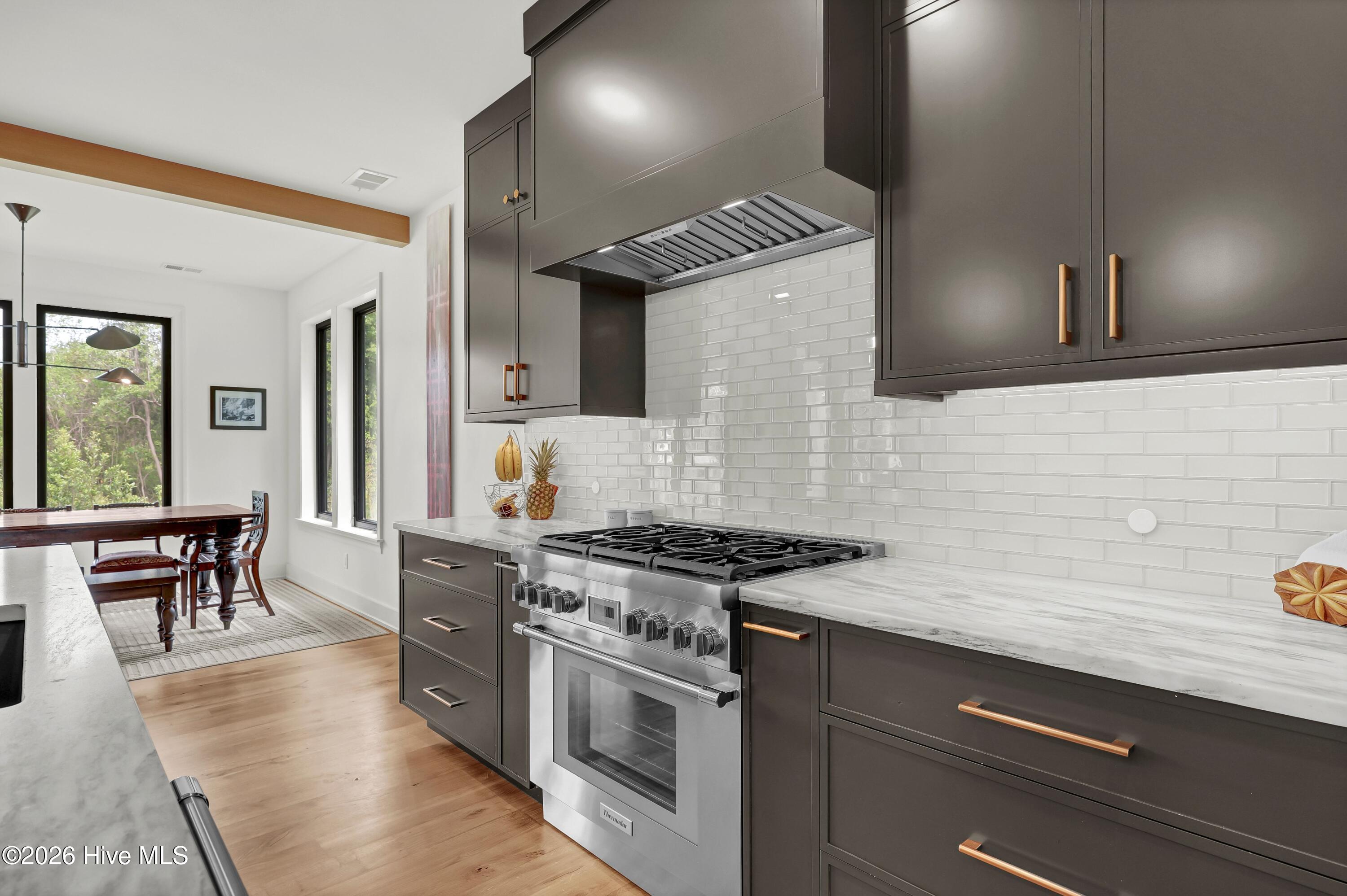 100565656 | Photo 14