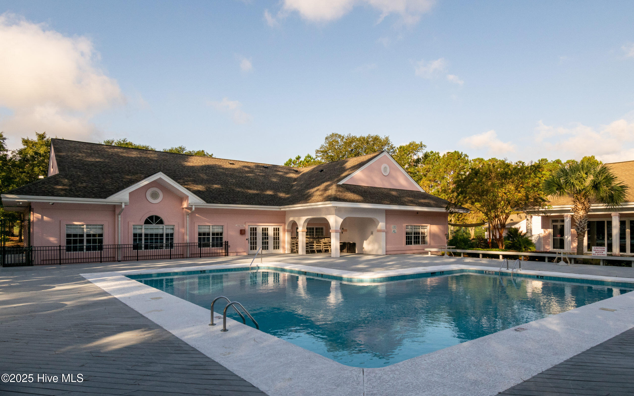 100495339 | Photo 27